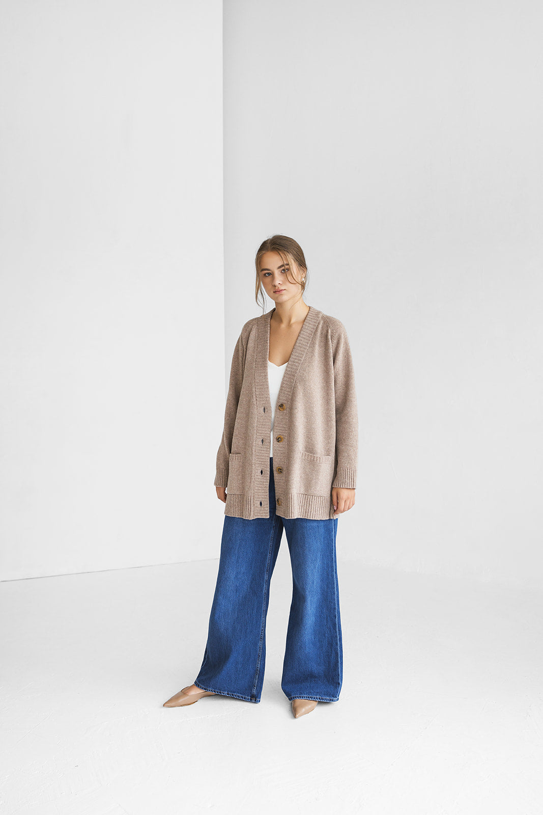 Beige knitted merino wool and cashmere blend cardigan with pockets and buttons, slightly oversized taupe knit sweater for women, camel gilet