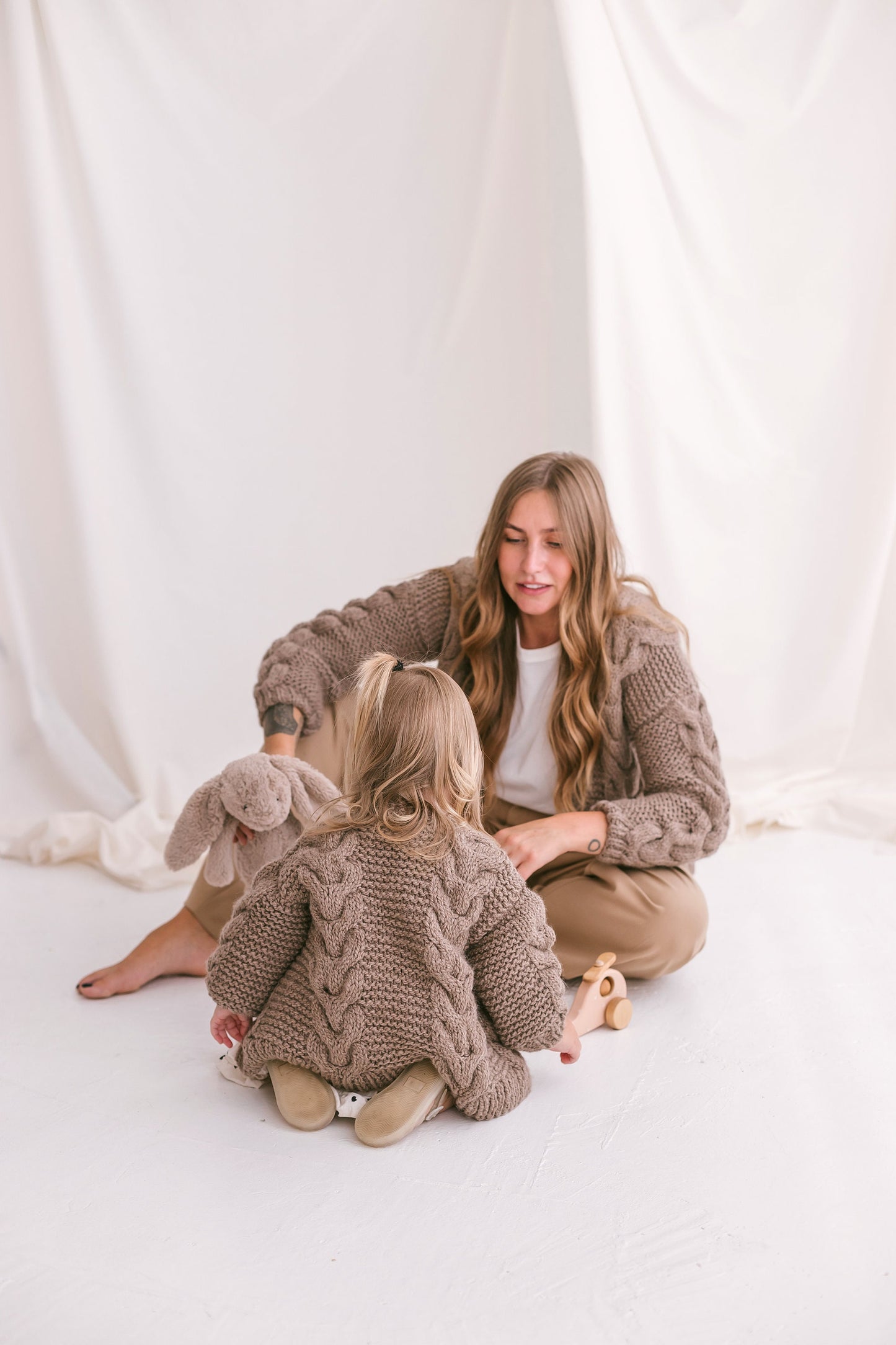Matching Mommy and Me Alpaca Cardigans, Mother Daughter Alpaca Cardigans Set, Matching Chunky Knit Sweaters, Beige Me & Mini Me Cardigan