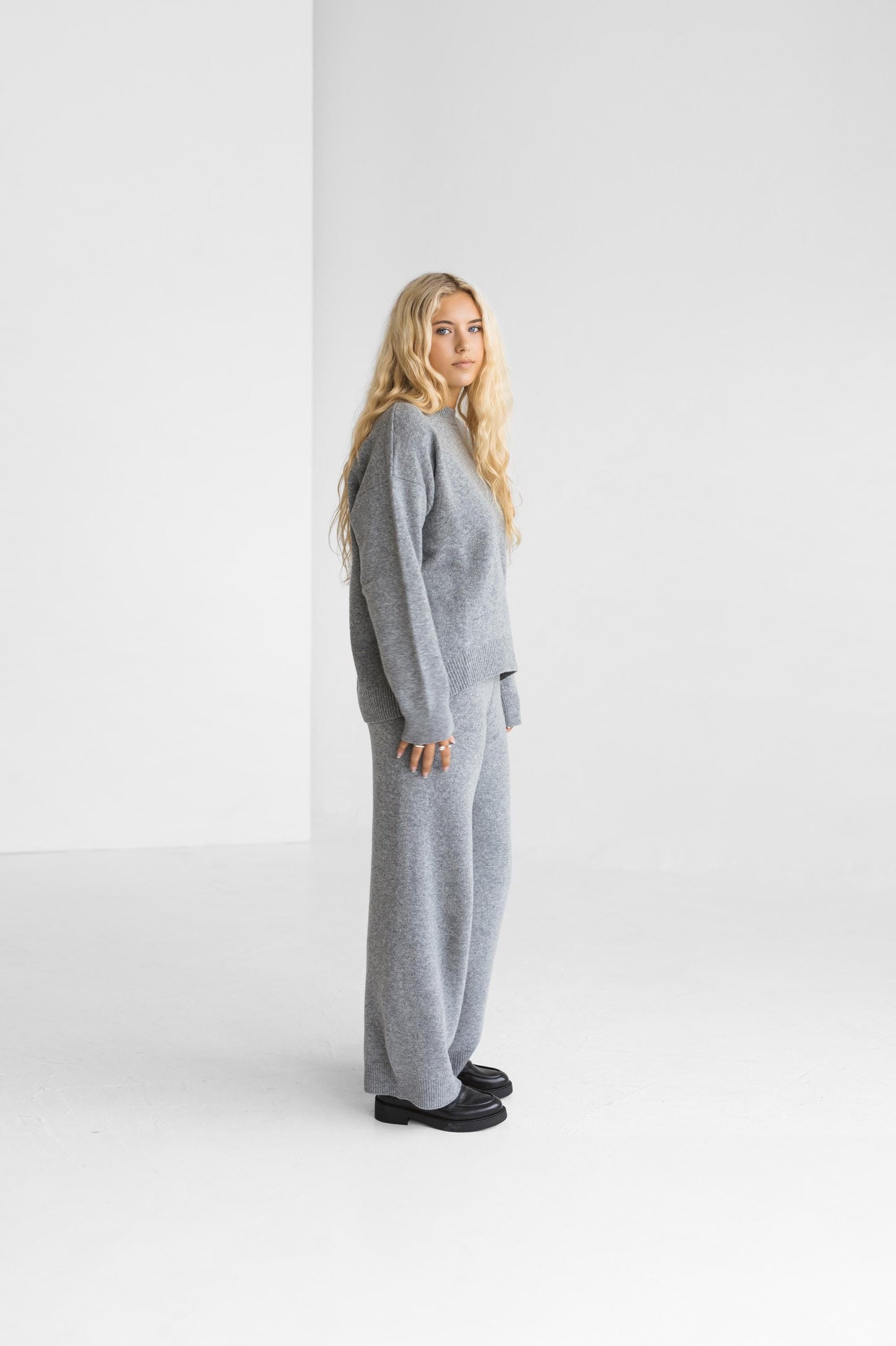 Gray knitted merino wool sweater and trousers set for women, light grey women's knit minimal lounge pullover and pants, camel loungewear
