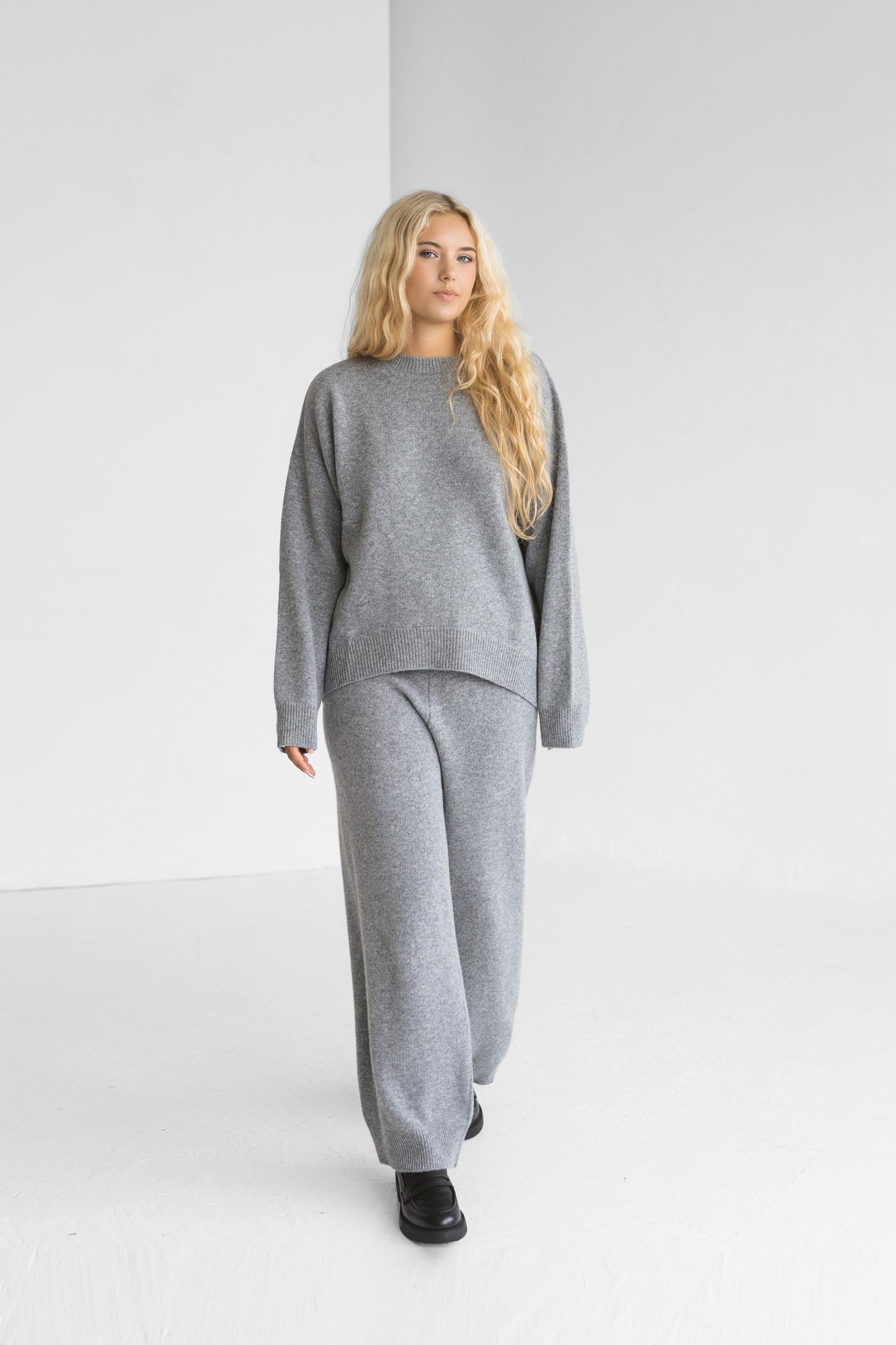 Gray knitted merino wool sweater and trousers set for women, light grey women's knit minimal lounge pullover and pants, camel loungewear