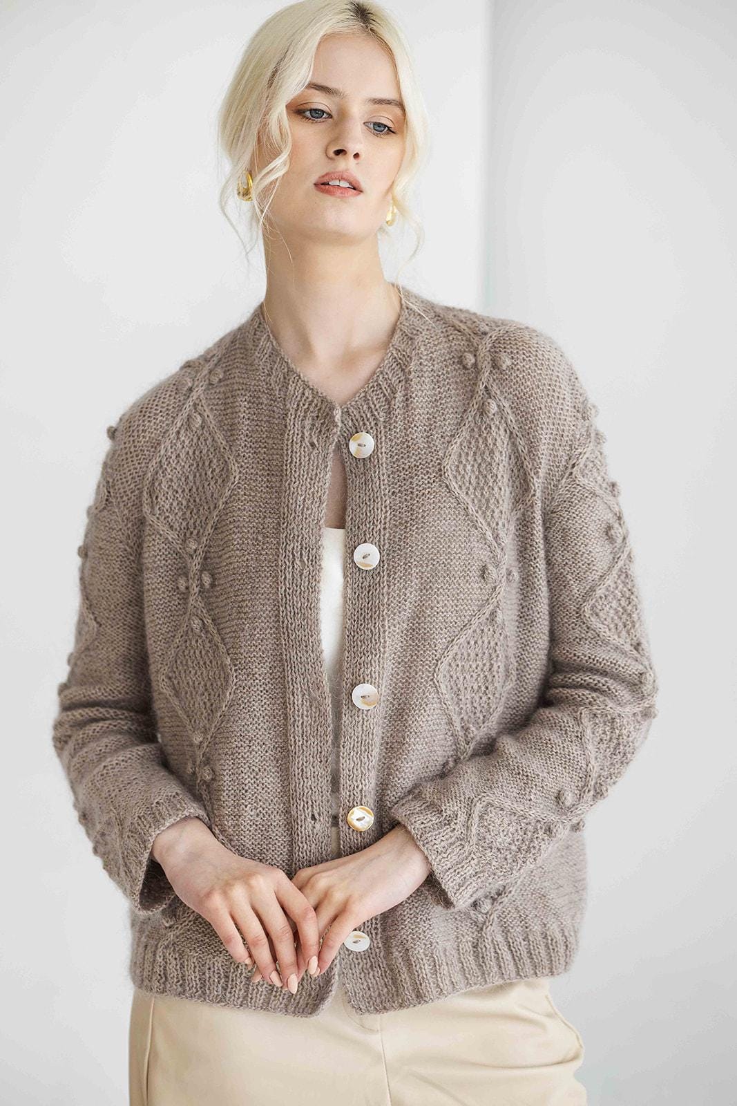 Beige cable knitted fluffy mohair cardigan with buttons, camel handmade fuzzy sweater, buttoned short fall chunky knit thick strickjacke xxl