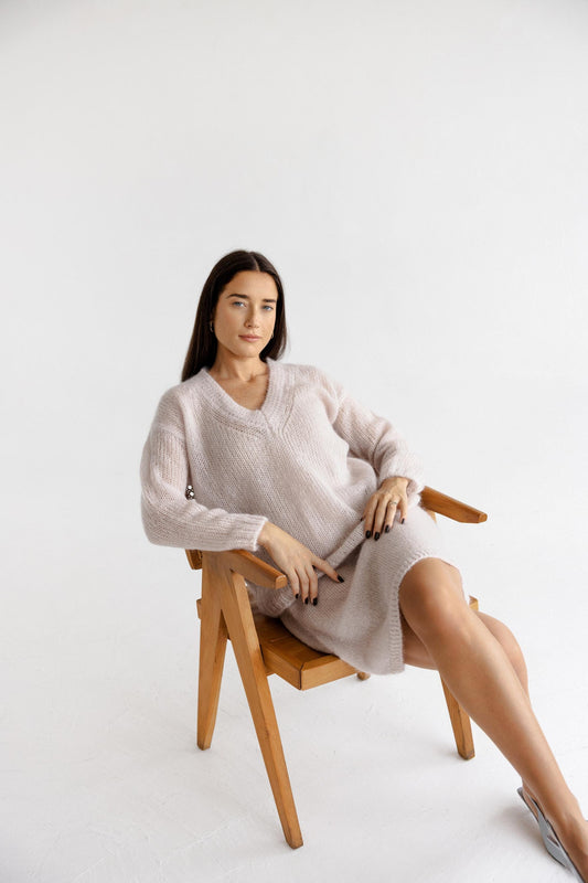 Cable Knit Fluffy Mohair Wool And Silk Blend Jumper, Pastel Pink Chunky Knitted Regular Fit Pullover, Fuzzy Nude V-neck Sweater Pull, Gift