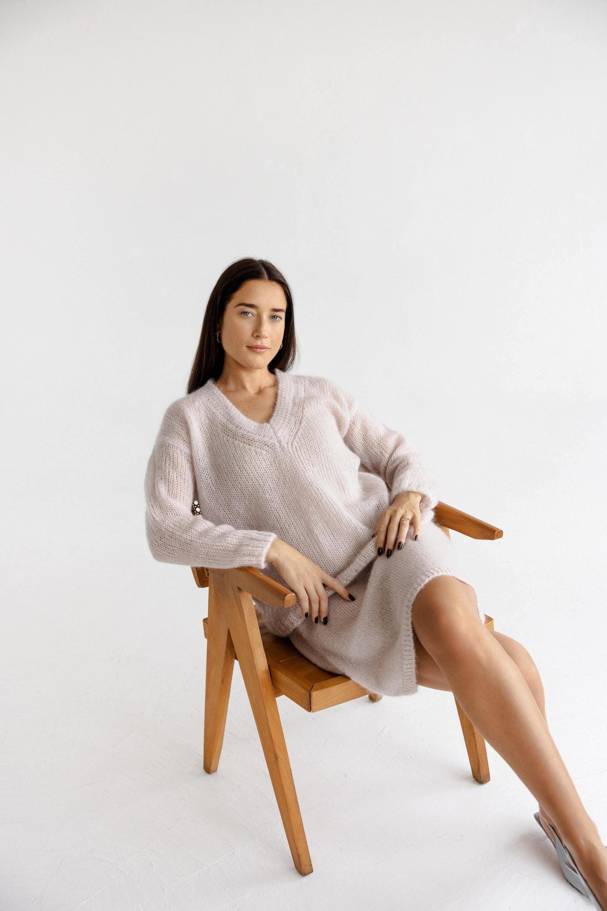 Cable Knit Fluffy Mohair Wool And Silk Blend Jumper, Pastel Pink Chunky Knitted Regular Fit Pullover, Fuzzy Nude V-neck Sweater Pull, Gift