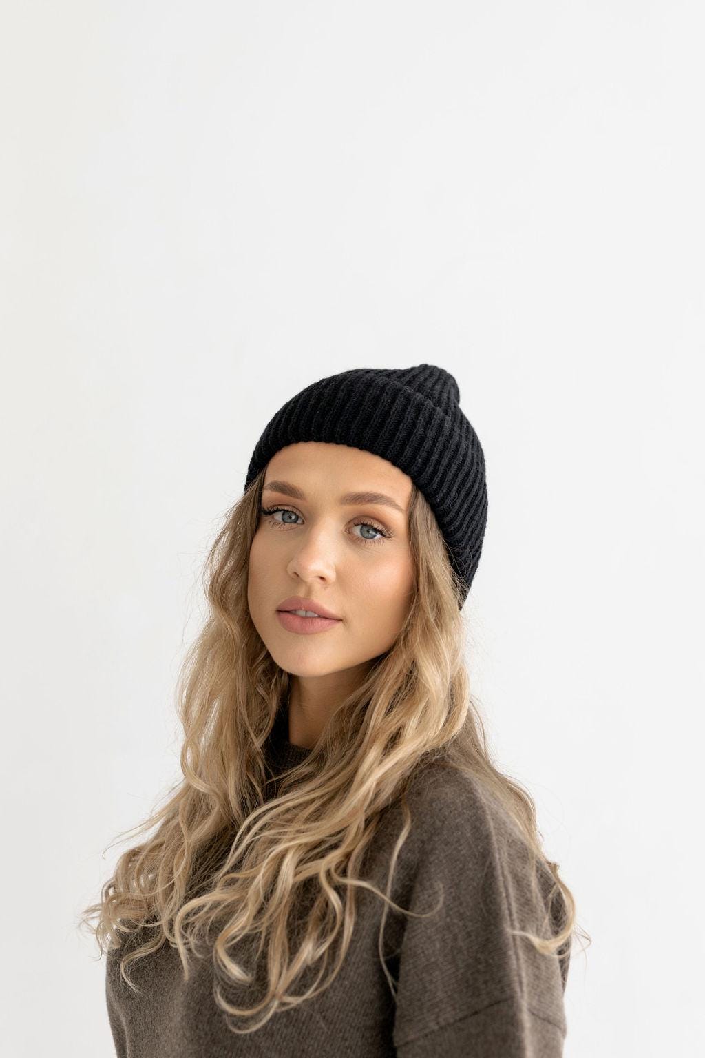 Black Ribbed Knit Merino Wool Women's Fall Winter Hat