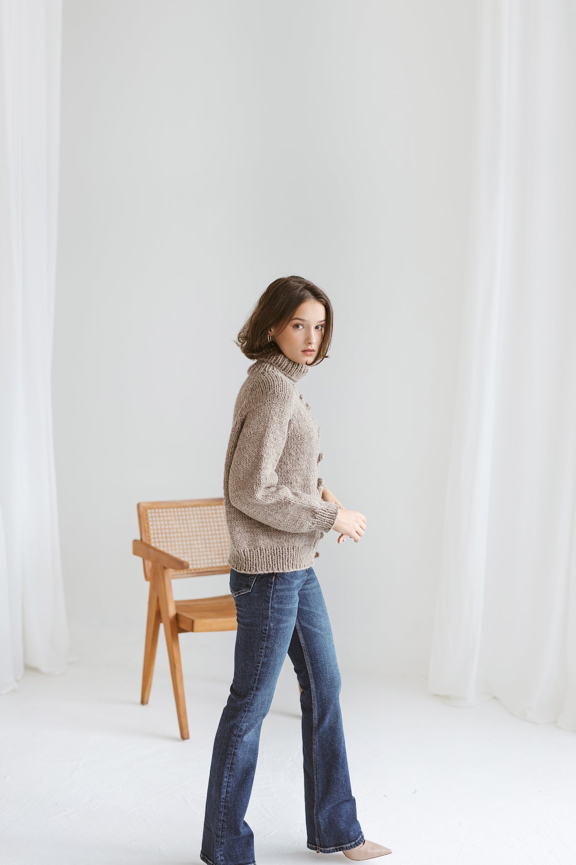 Chunky knit beige alpaca wool sweater