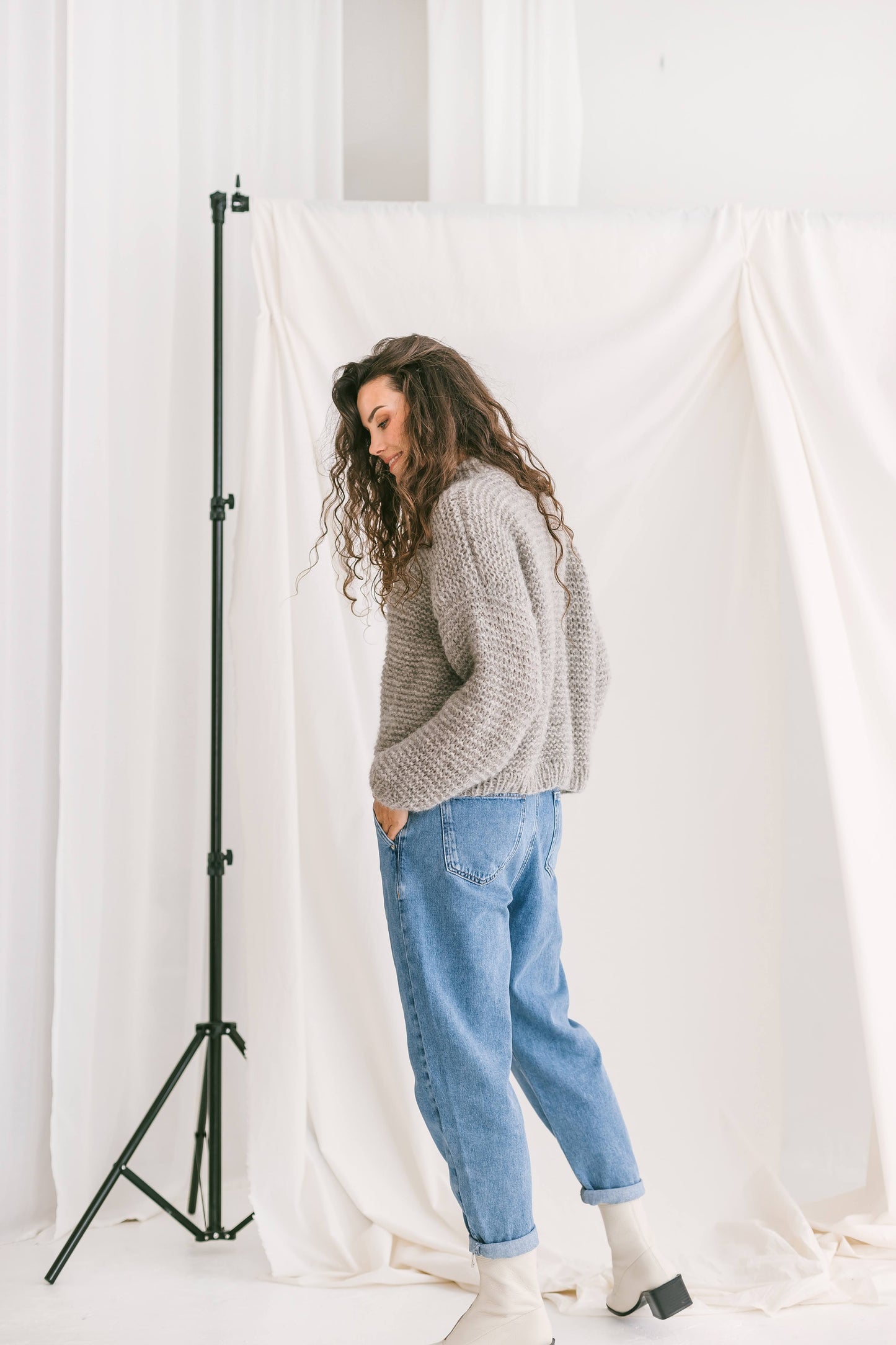 Light Gray Cable Knit Sweater, Relaxed Fit Jumper, Grey Alpaca Pullover, Chunky Knit Wool Sweater, Knitted Jumper, Oversized Woman Sweater