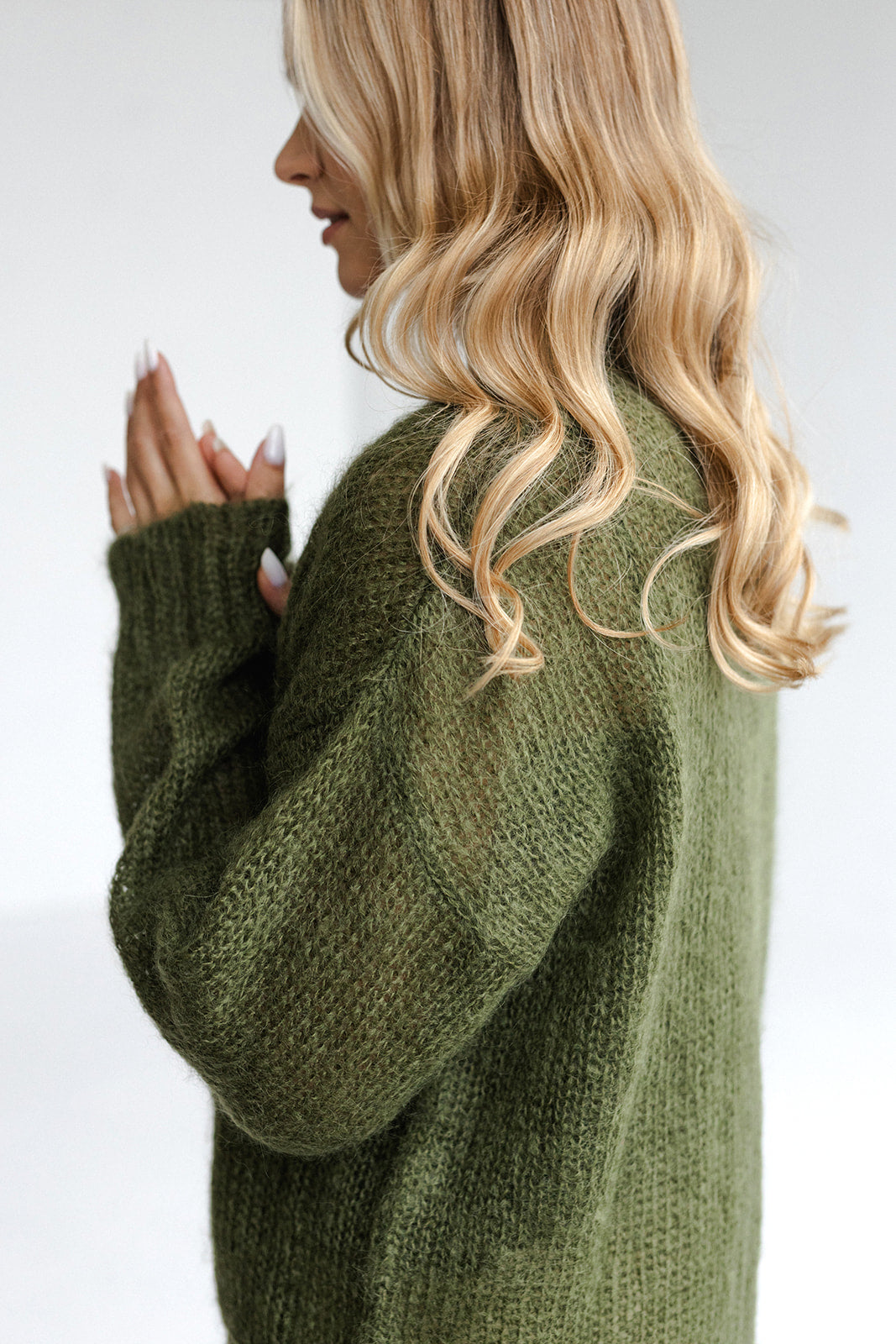 Green fluffy cable knit mohair and silk blend cardigan with buttons and pockets, olive oversized chunky knitted fuzzy fall woolen sweater xl