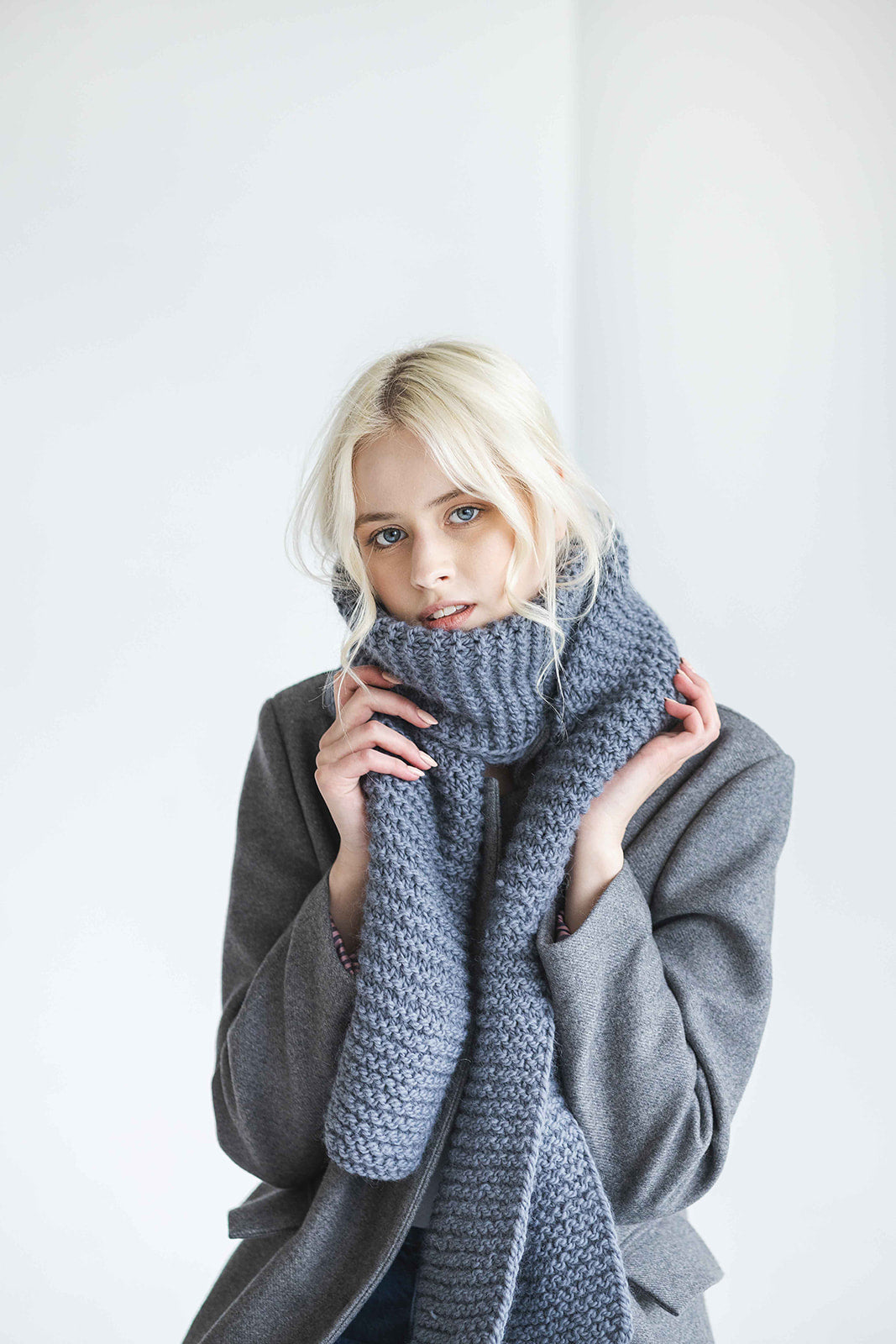 Gary chunky knit alpaca scarf. Grey cable knit wool scarf. Oversized blanket scarf. Long women, men, unisex scarves. Gift for her, him
