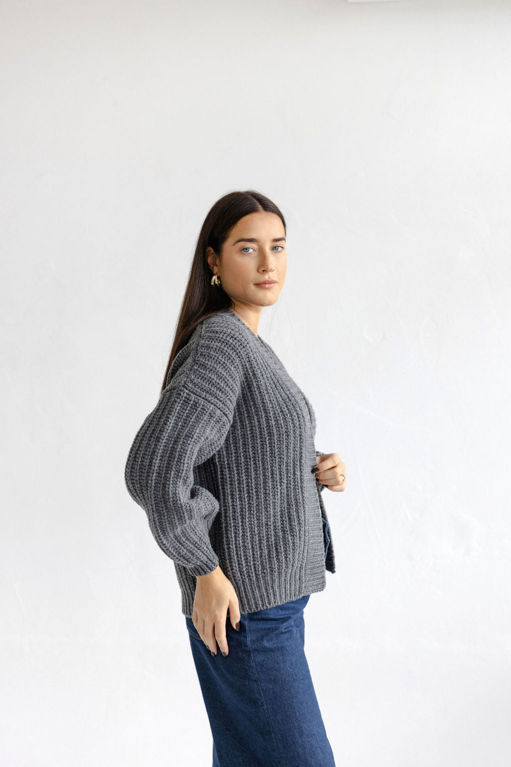Chunky Knitted Gray Merino Wool Women's Cardigan, Grey Open Front Cable Knit Woolen Sweater For Women, Minimal Style Ribbed Bomber Jacket
