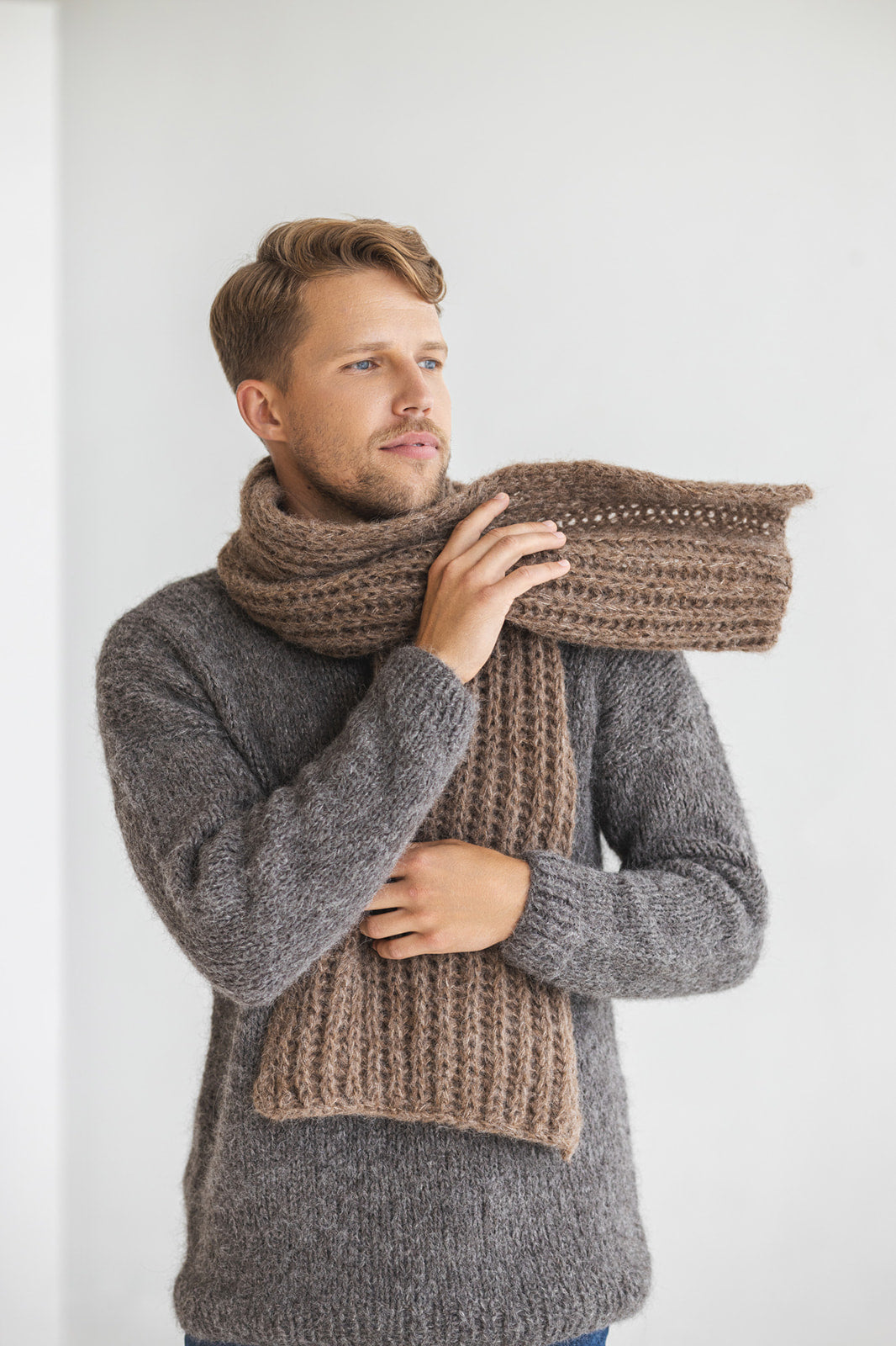 Brown cable knit alpaca wool mens scarf, beige oversized alpaca neck warmer for man, handmade camel ribbed chunky knitted winter scarves