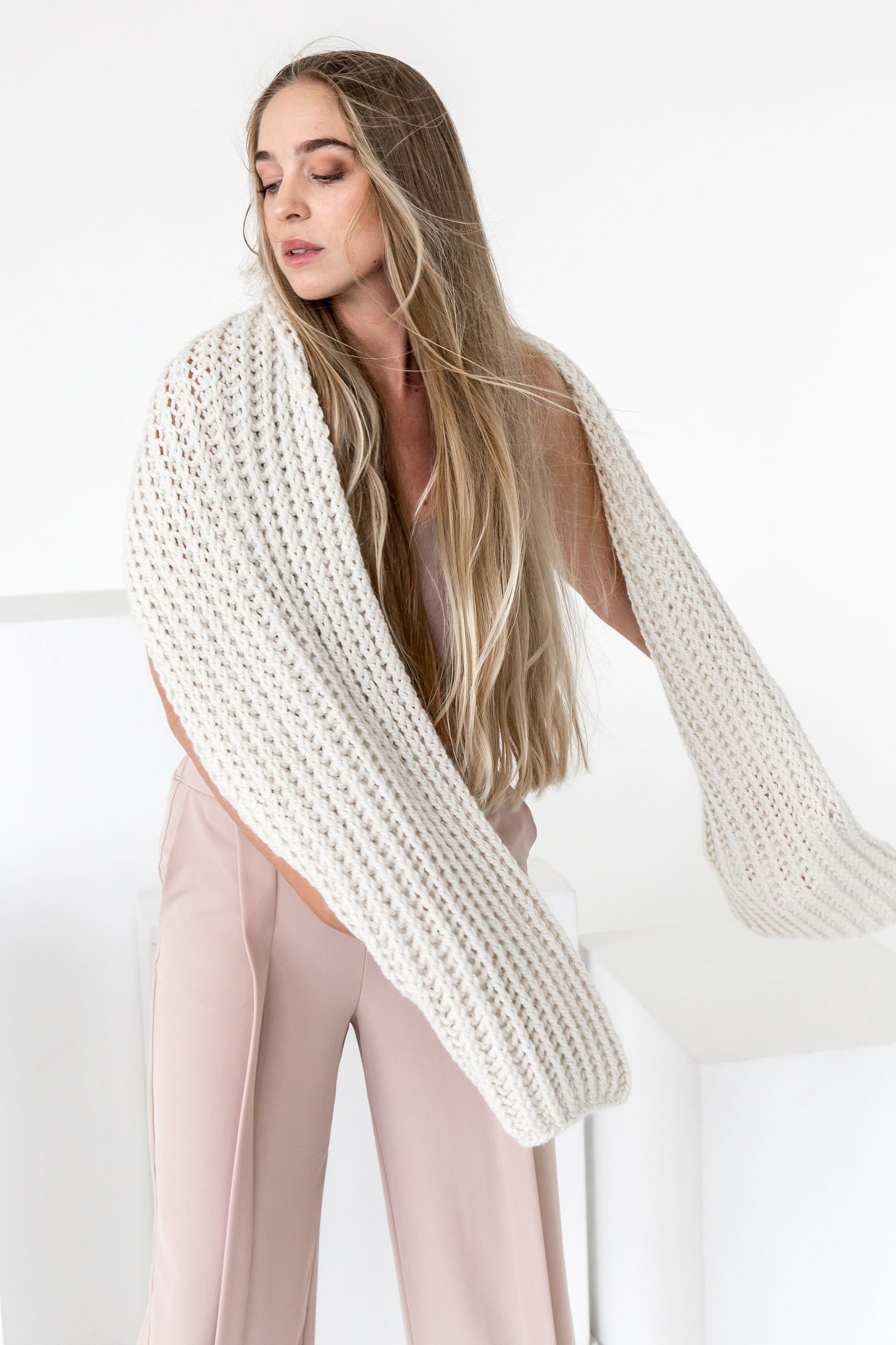 Alpaca scarf, wool scarf, knit scarf, oversize scarf, chunky scarf, fuzzy scarf, white knit scarf, extralong scarf, knitted scarf, scarf