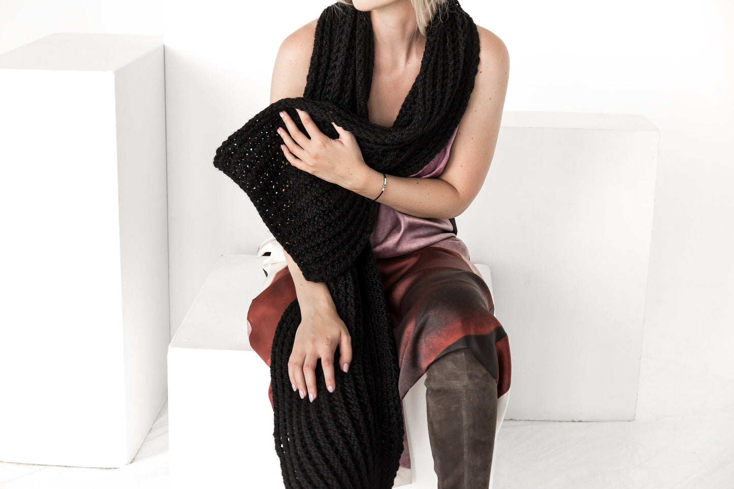 Alpaca scarf, wool scarf, knit scarf, oversize scarf, chunky scarf, fuzzy scarf, black knit scarf, extralong scarf, knitted scarf, scarf