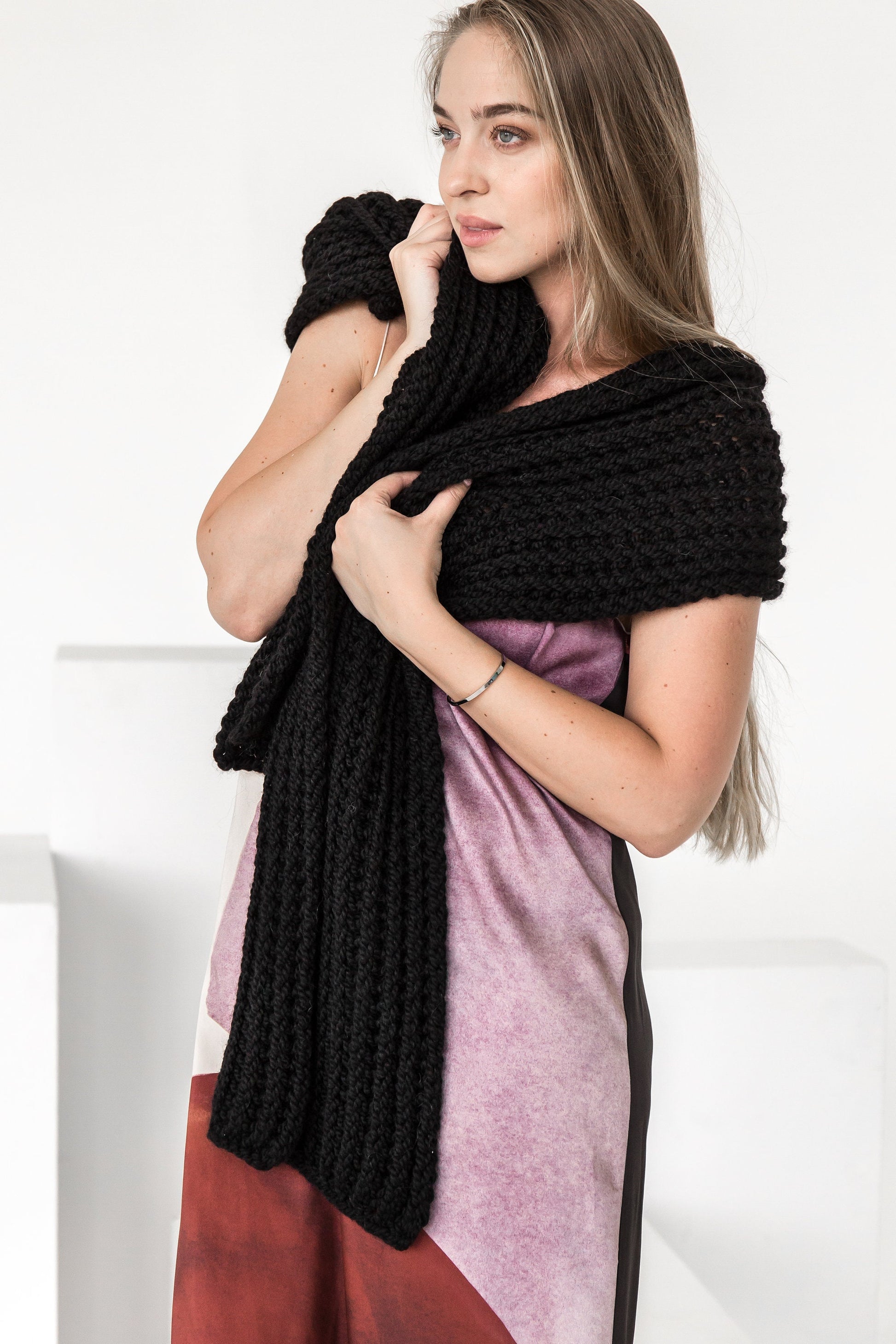 Alpaca scarf, wool scarf, knit scarf, oversize scarf, chunky scarf, fuzzy scarf, black knit scarf, extralong scarf, knitted scarf, scarf