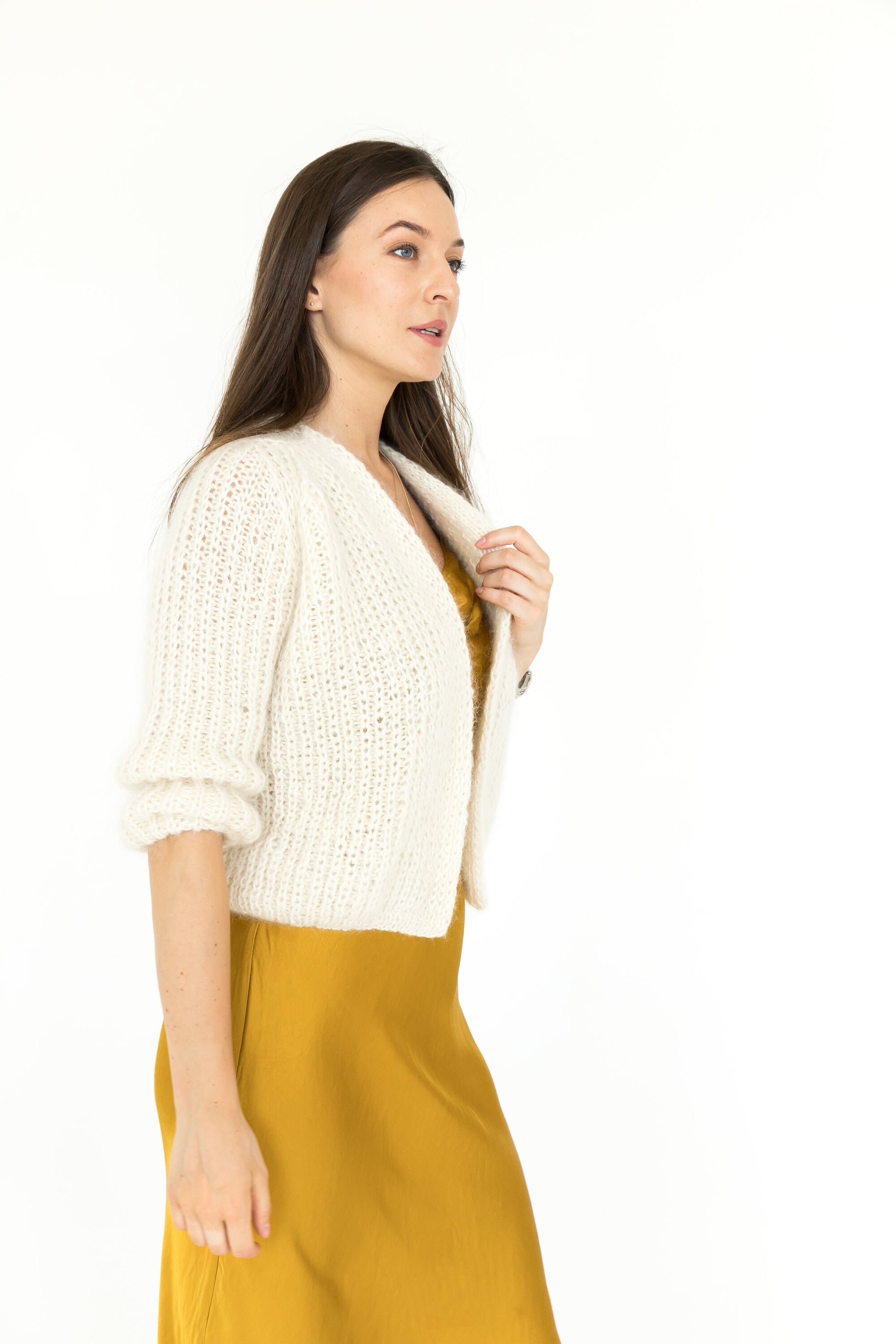 White cropped mohair wool cable knit cardigan, ivory short alpaca fluffy chunky knitted sweater, milky high-waisted fuzzy jacket for wedding