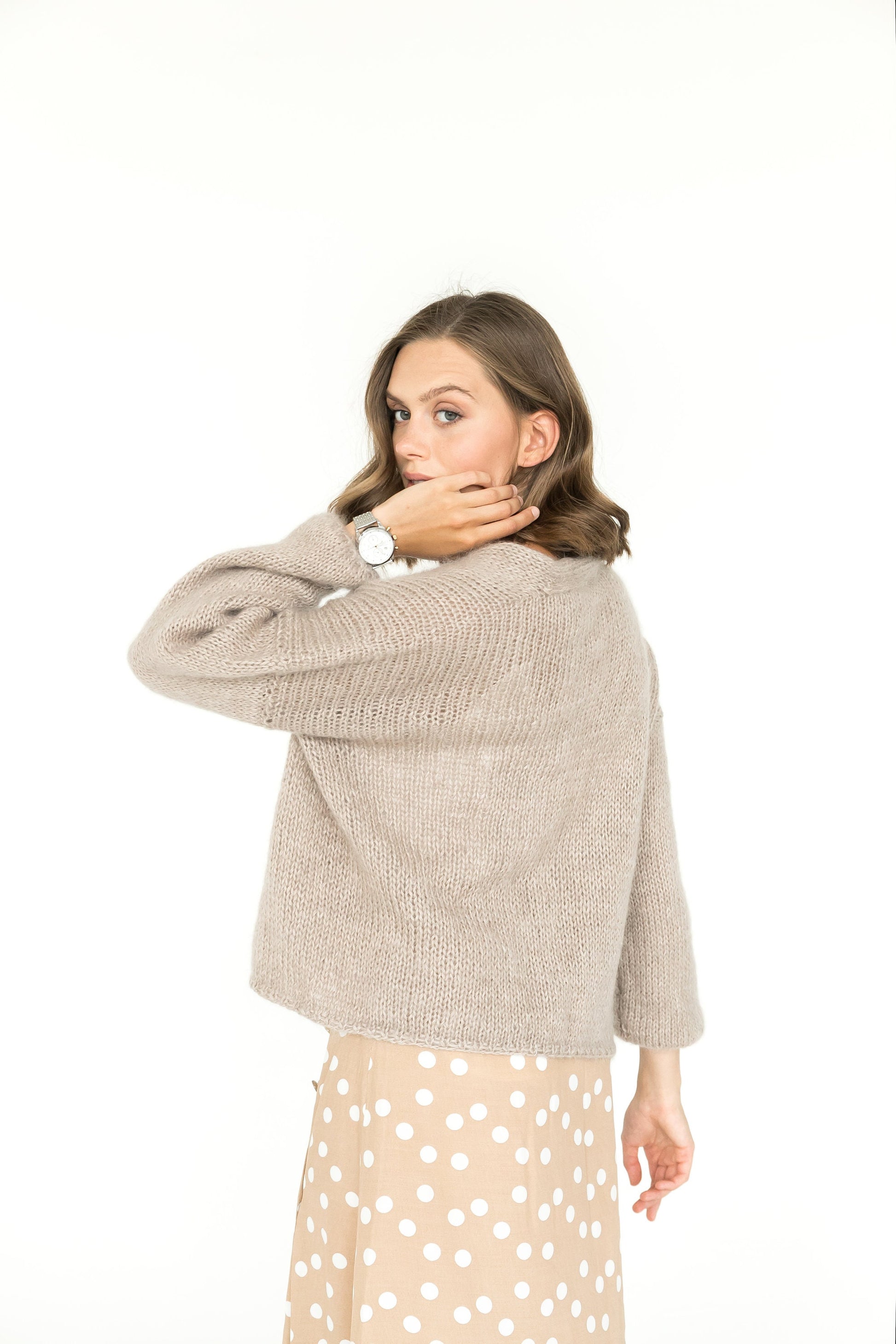 Camel fluffy thick mohair cardigan, beige cable knit alpaca wool fuzzy women&#39;s sweater, sand chunky knitted boho relaxed style fall jacket