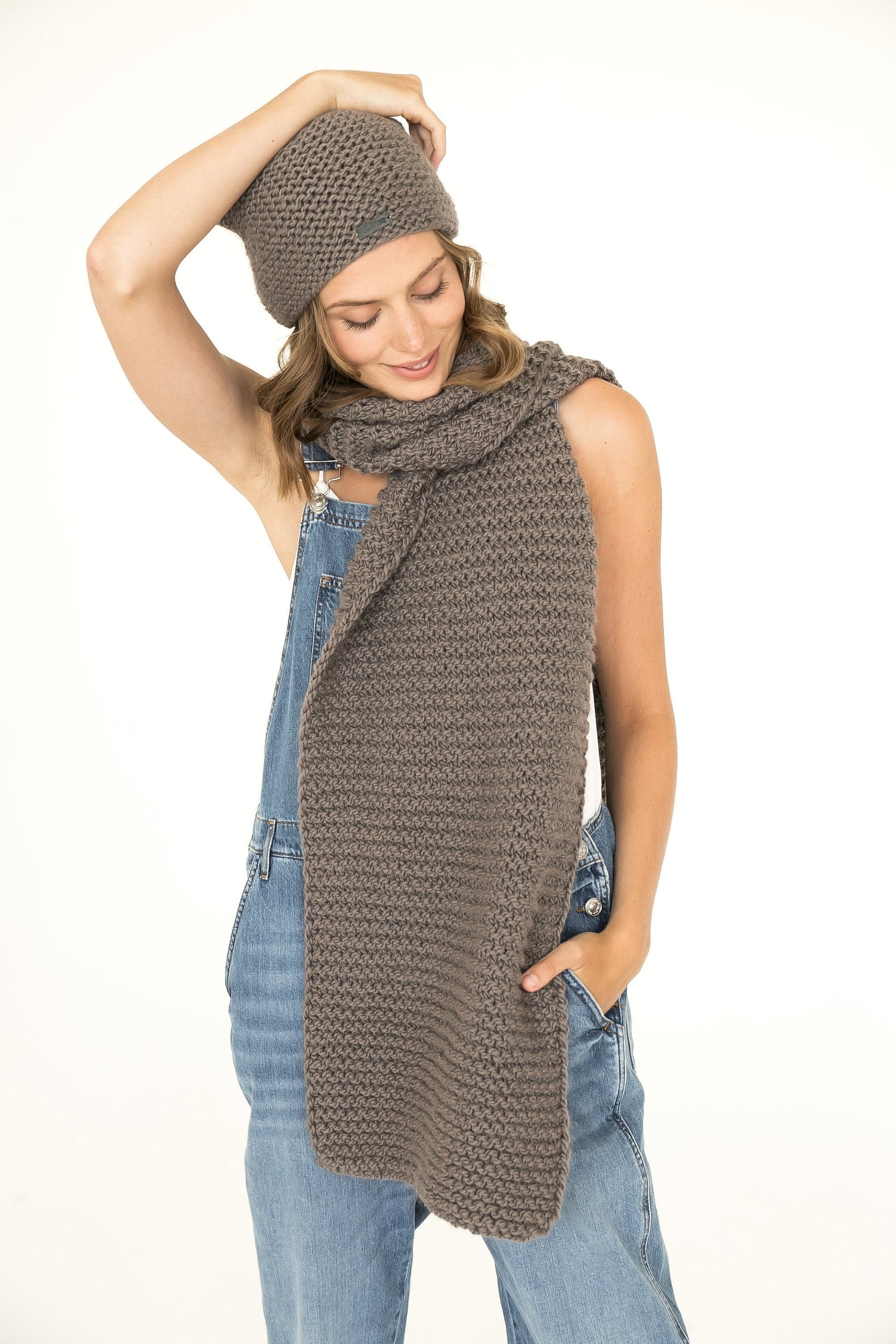 READY TO SHIP. Knit hat and scarf set. Lovely women's alpaca scarf and alpaca hat. Chunky scarf and beanie brawn hat.