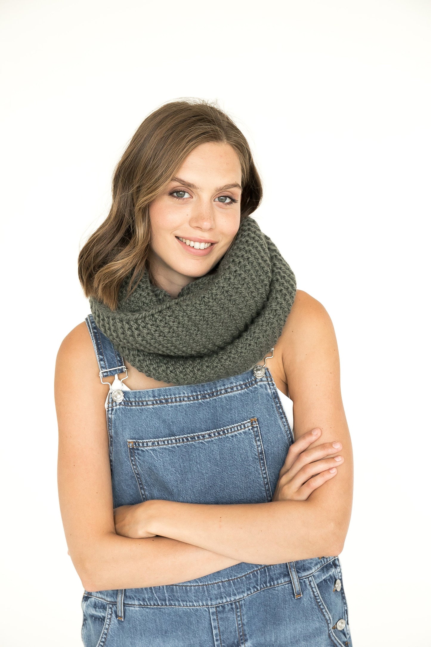 Green infinity scarf, alpaca cowl scarf, warm tube scarf, winter scarves, handmade knit scarf, gift for her
