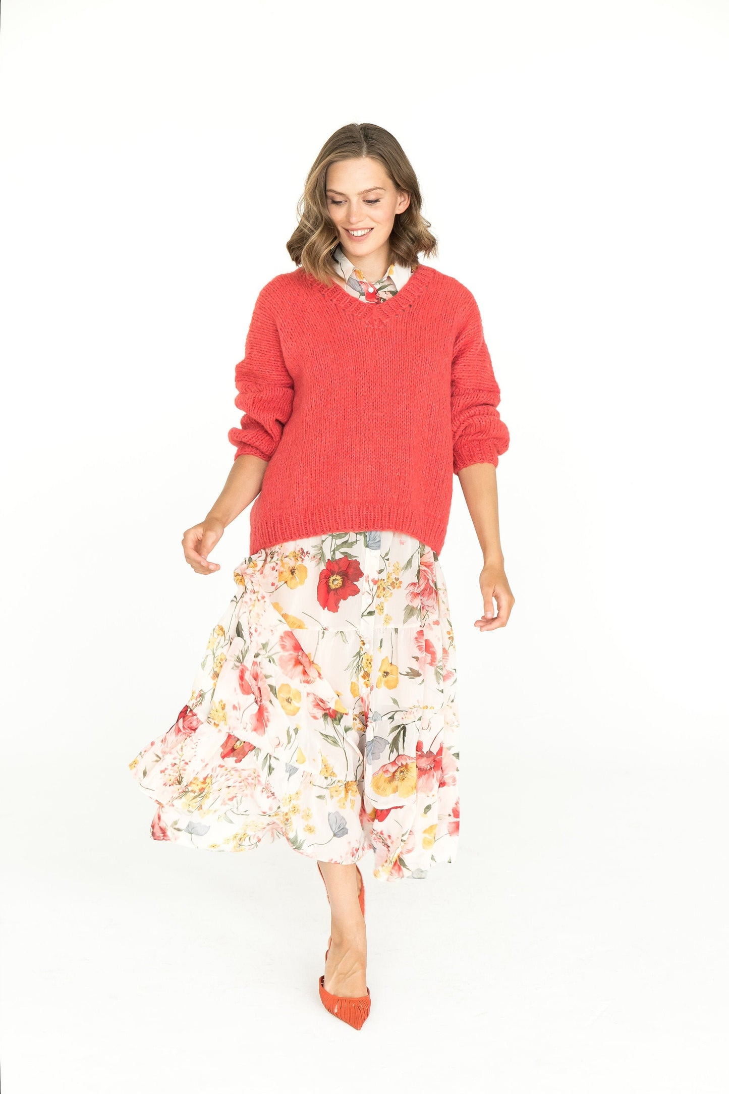 Cable knit coral V-neck alpaca wool jumper, Salmon pink hand-knitted slightly oversized sweater, peach pink women&#39;s pullover, handmade gift