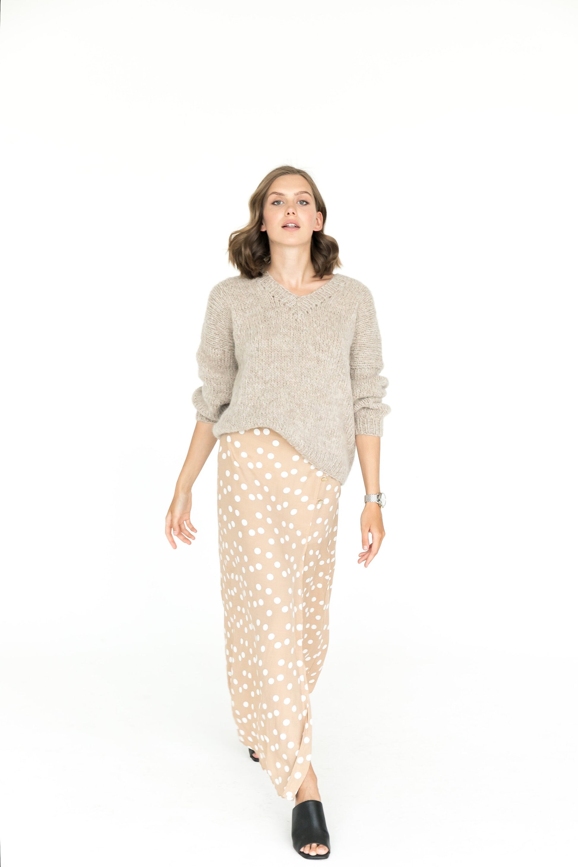 Beige Alpaca V Neck Jumper, Cable Knit Creamy Soft Sweater, Relax Fit Nude Handmade Jumper, Oversize Chunky Knit Pullover For Woman, Gift