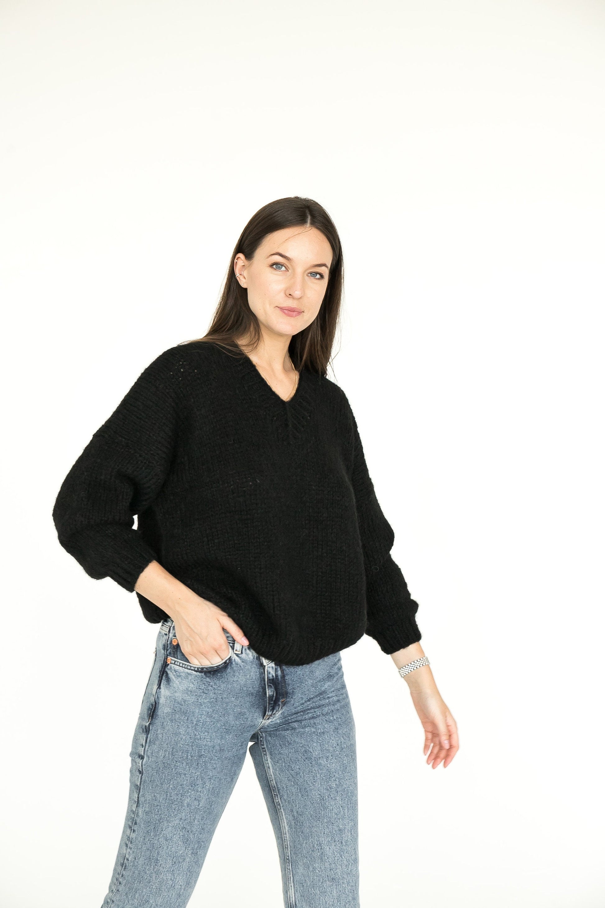 White alpaca sweater, loose knit wool pullover, chunky oversize sweater, cable knit pullover