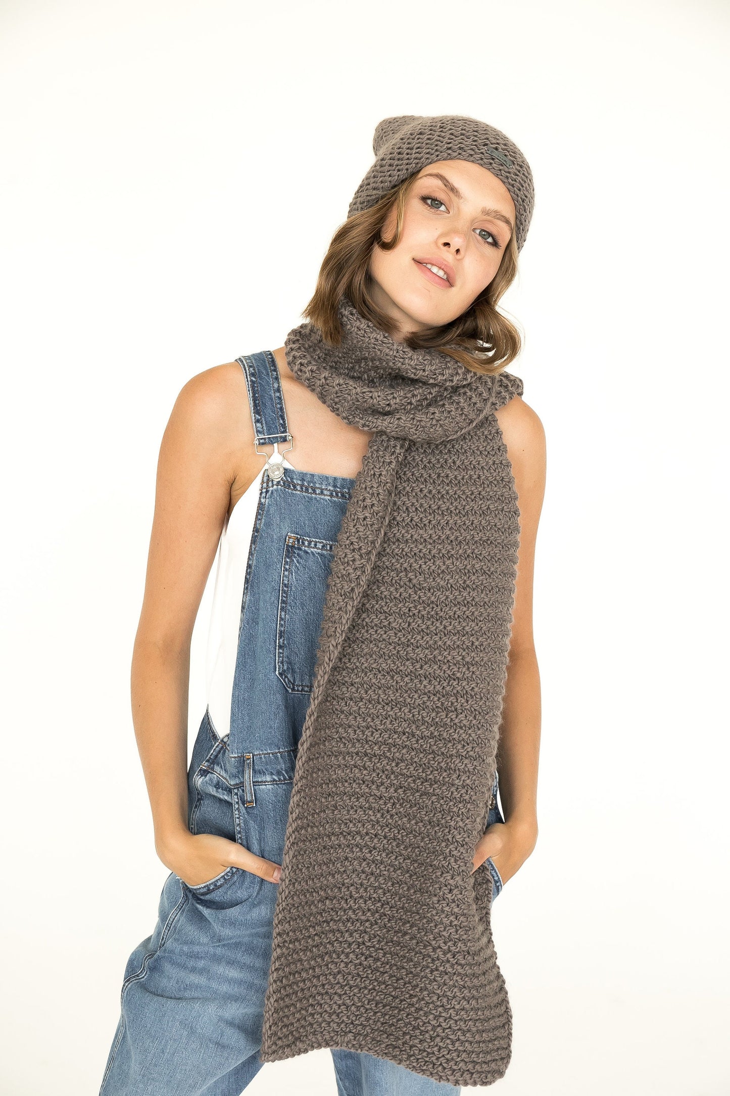 READY TO SHIP. Knit hat and scarf set. Lovely women's alpaca scarf and alpaca hat. Chunky scarf and beanie brawn hat.