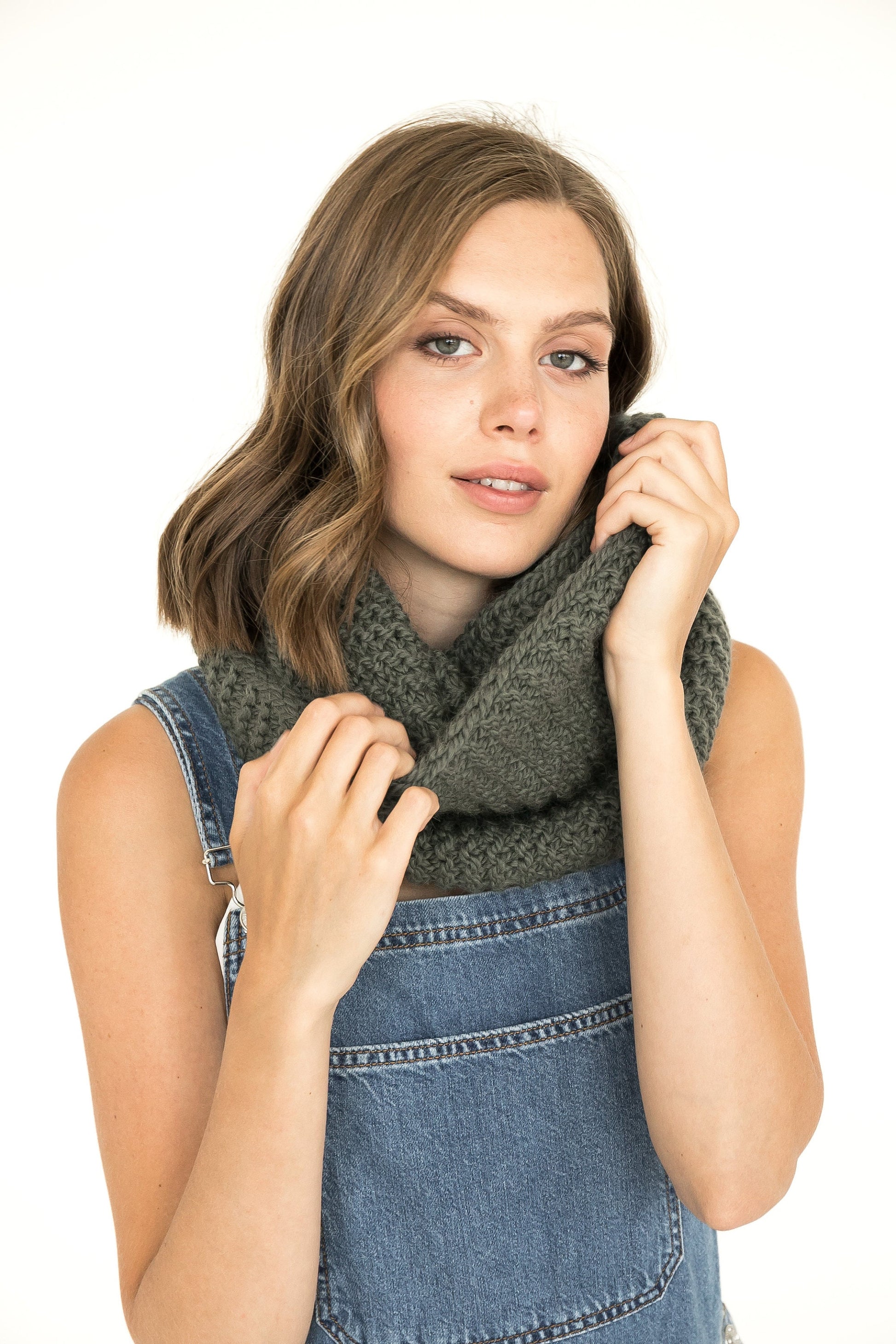 Green infinity scarf, alpaca cowl scarf, warm tube scarf, winter scarves, handmade knit scarf, gift for her