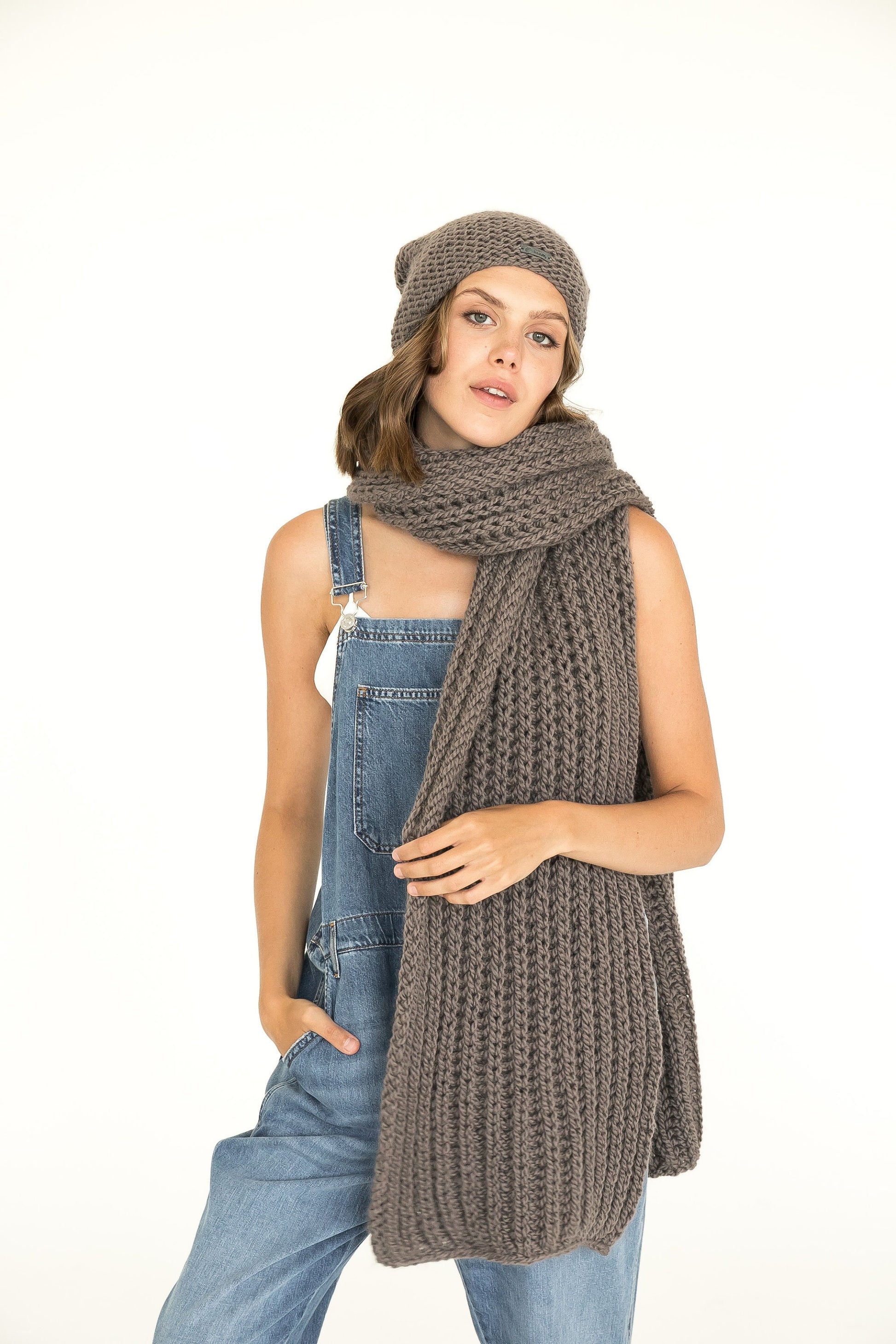 READY TO SHIP. Knit hat and scarf set. Lovely women's alpaca scarf and alpaca hat. Chunky scarf and beanie brawn hat.