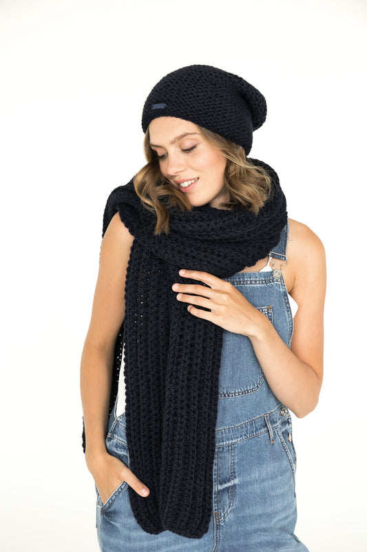 Knit hat and scarf set. Lovely women's alpaca scarf and alpaca hat. Chunky scarf and beanie black hat.