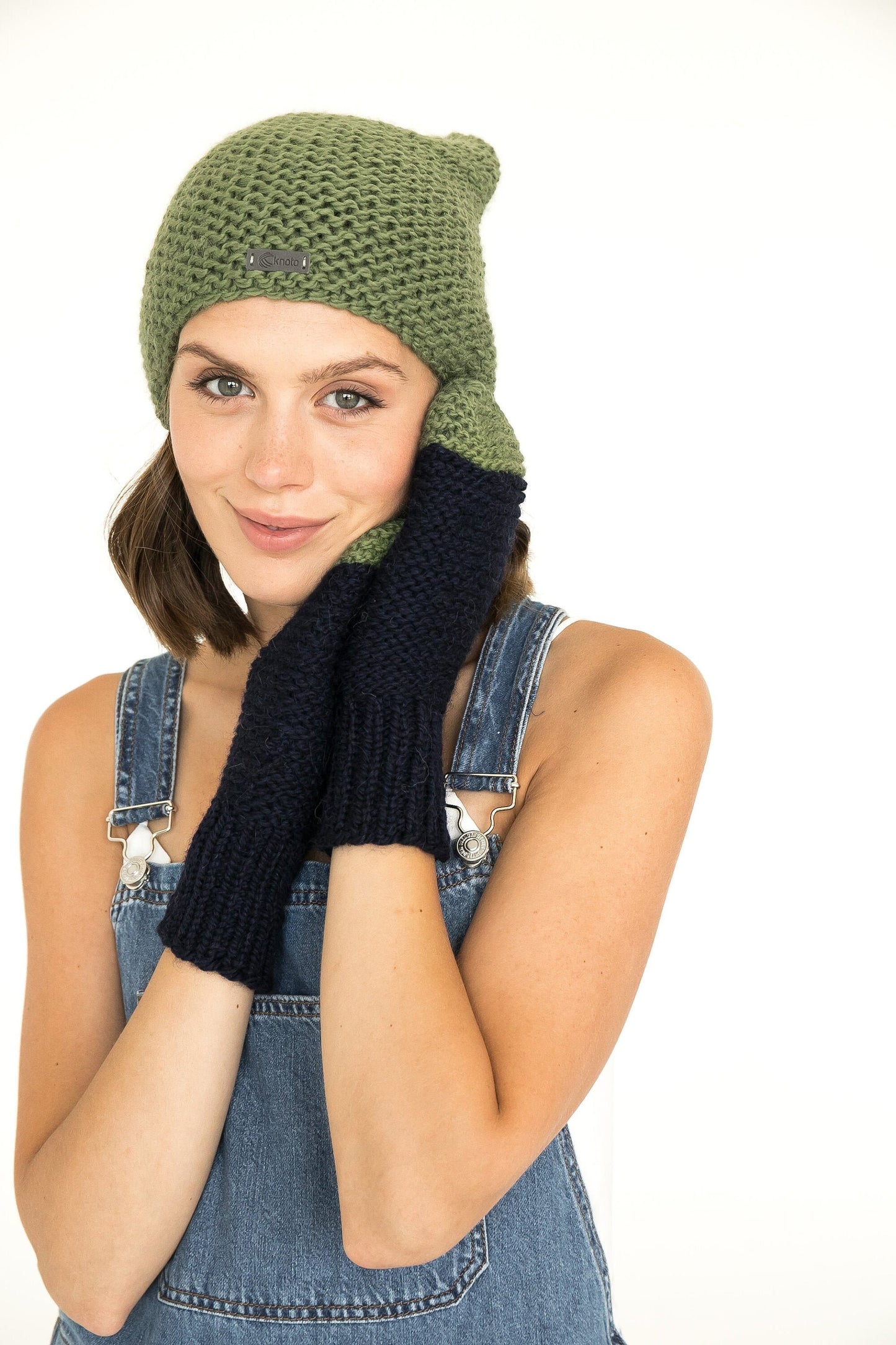 Green slouchy beanie and mittens set, warm gloves and hat, wool and alpaca beanie, cable mittens and hat set, arm warmers