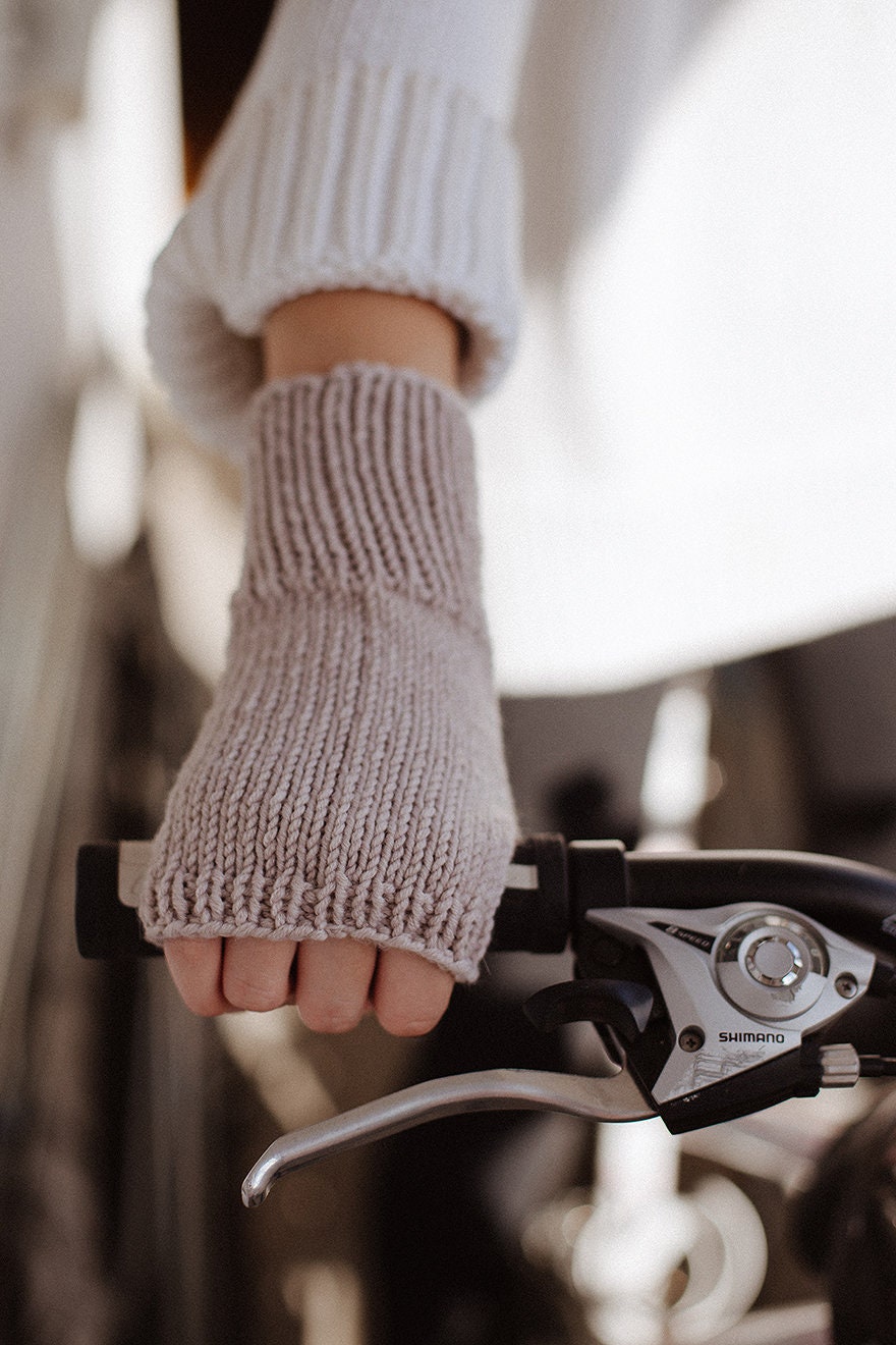 Beige wrist warmers, fingerless gloves, knitted mittens, merino wool gloves, knit accessories, arm warmers, cable gloves, fingerless mittens