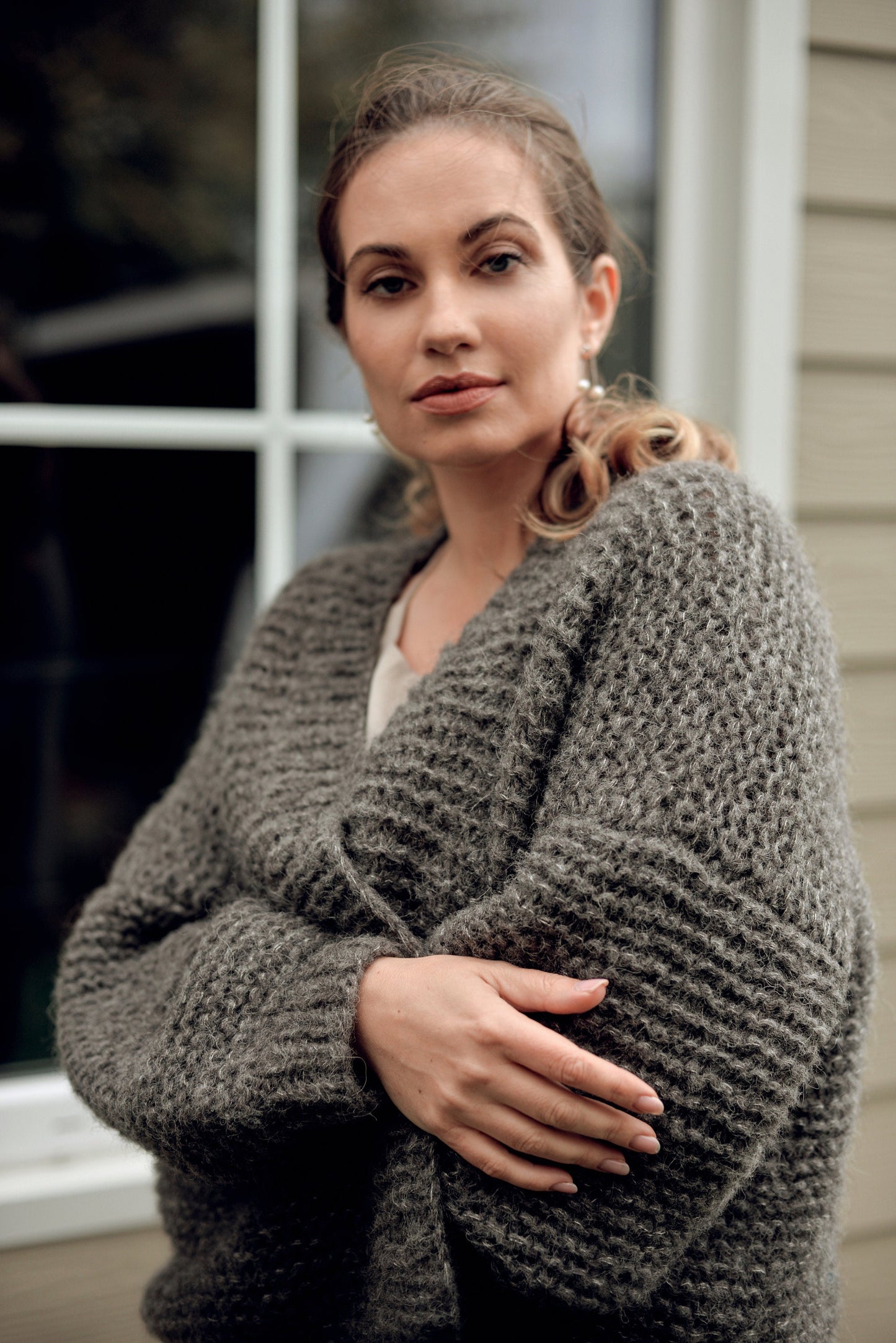 Gray chunky knit alpaca cardigan with buttons, hand-knit oversized sweater, cable knitted jacket with balloon sleeves, grey women&#39;s cardigan