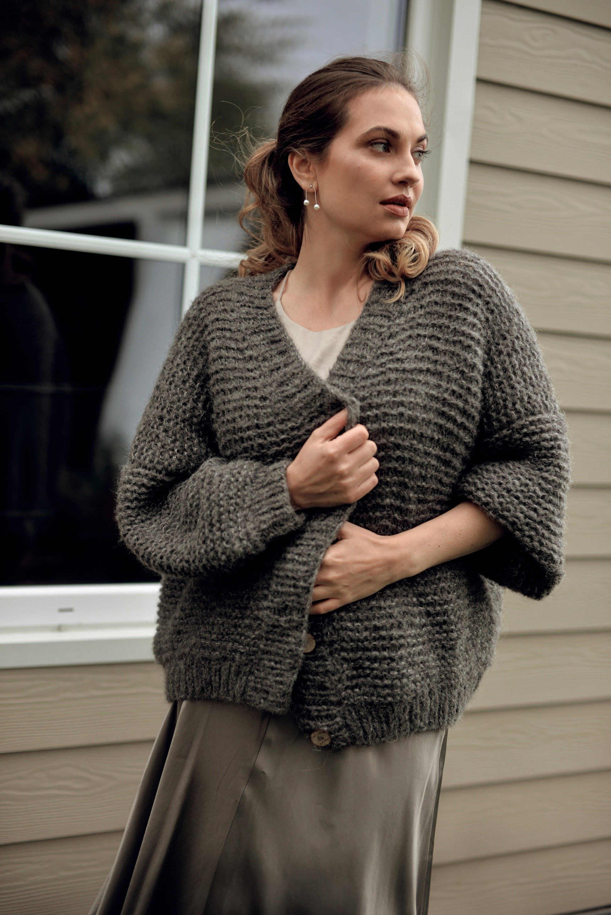 Gray chunky knit alpaca cardigan with buttons, hand-knit oversized sweater, cable knitted jacket with balloon sleeves, grey women&#39;s cardigan