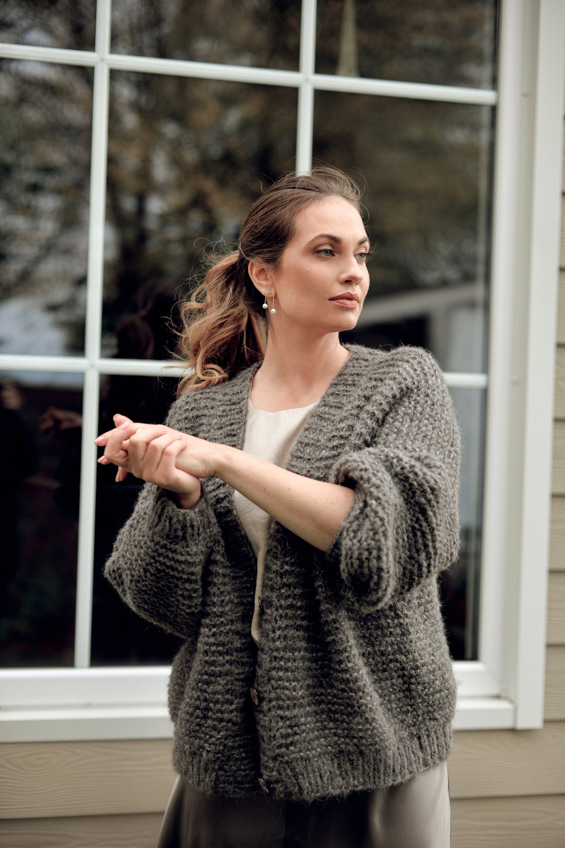 Gray chunky knit alpaca cardigan with buttons, hand-knit oversized sweater, cable knitted jacket with balloon sleeves, grey women&#39;s cardigan