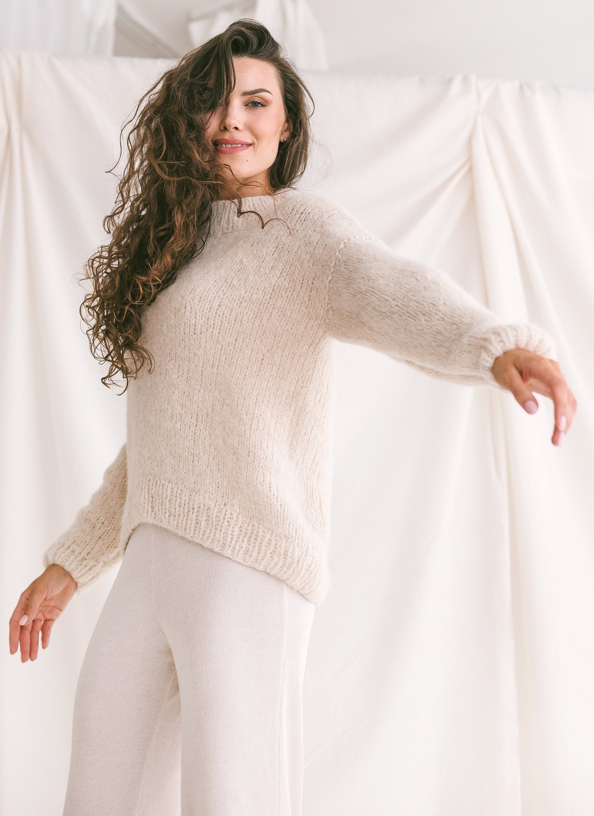 Soft Cable Knit Sweater, White Relaxed Fit Jumper, Creamy Alpaca Pullover, Chunky Knit Wool Sweater, Knitted Jumper, Oversized Woman Sweater