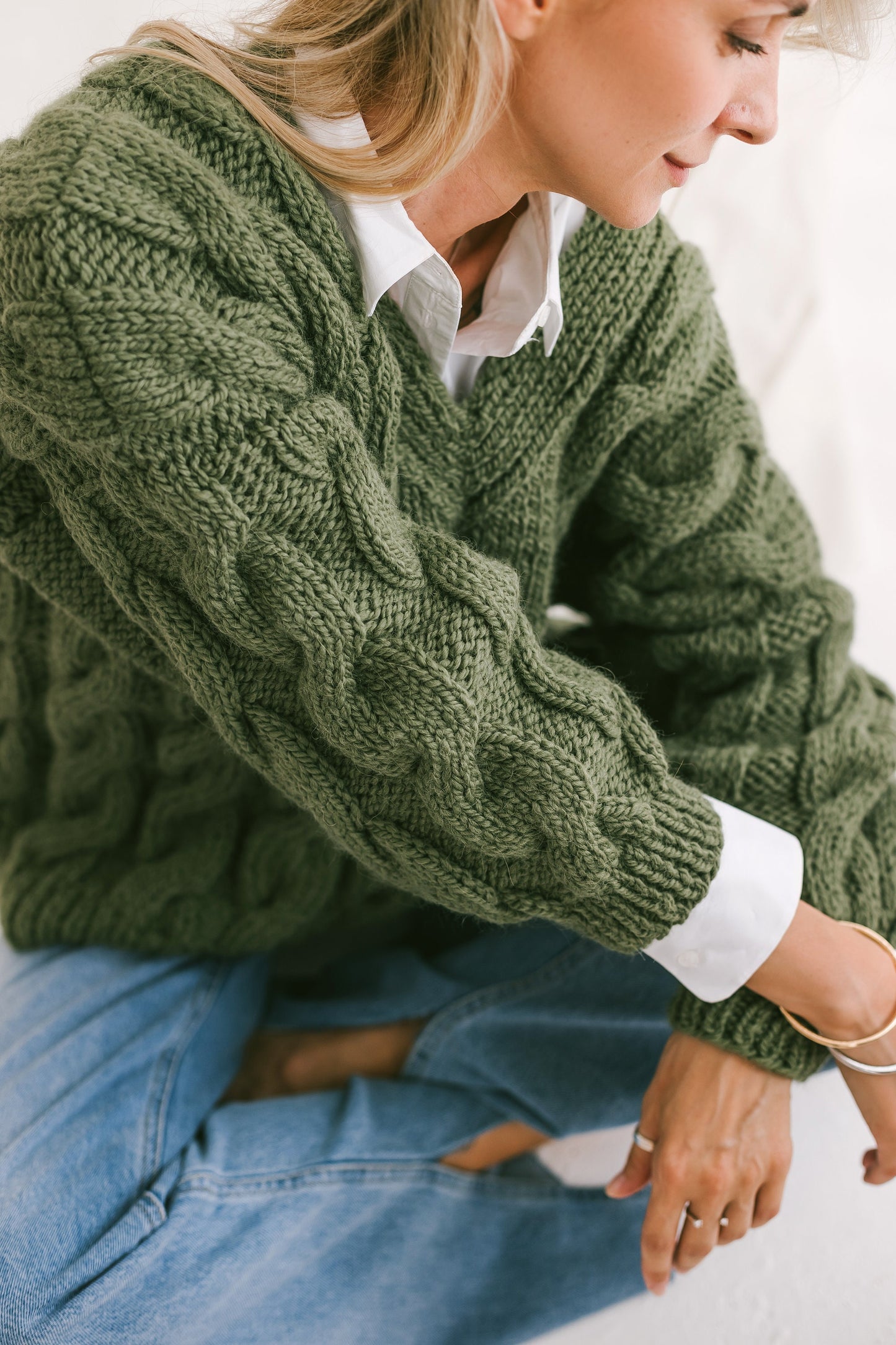 Green Oversize Alpaca Sweater, Chunky Forest Green Wool Sweater, V Neck Pullover, Cable Knit Woman Pullover, Oversized Olive Green Jumper