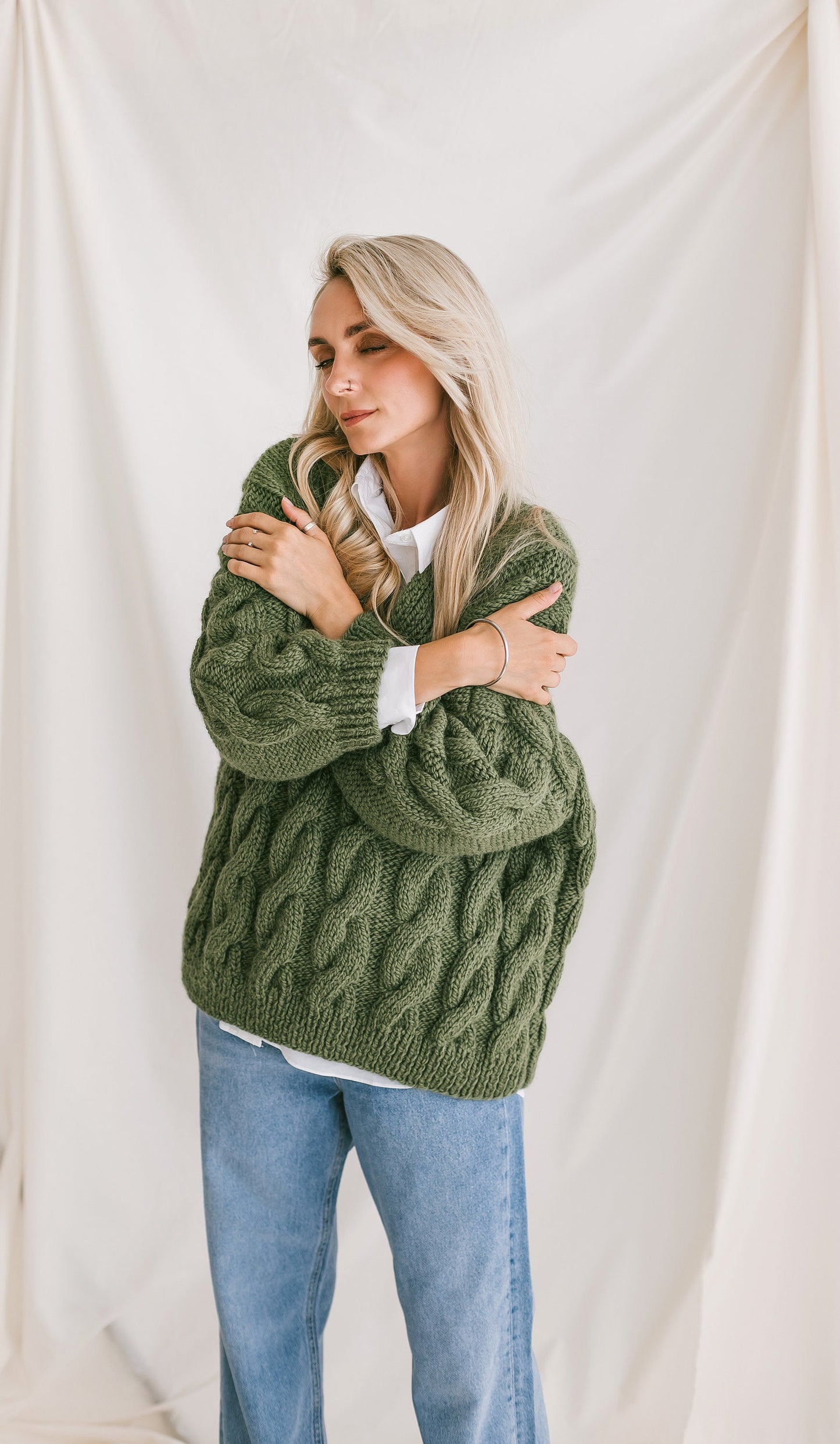 Green Oversize Alpaca Sweater, Chunky Forest Green Wool Sweater, V Neck Pullover, Cable Knit Woman Pullover, Oversized Olive Green Jumper