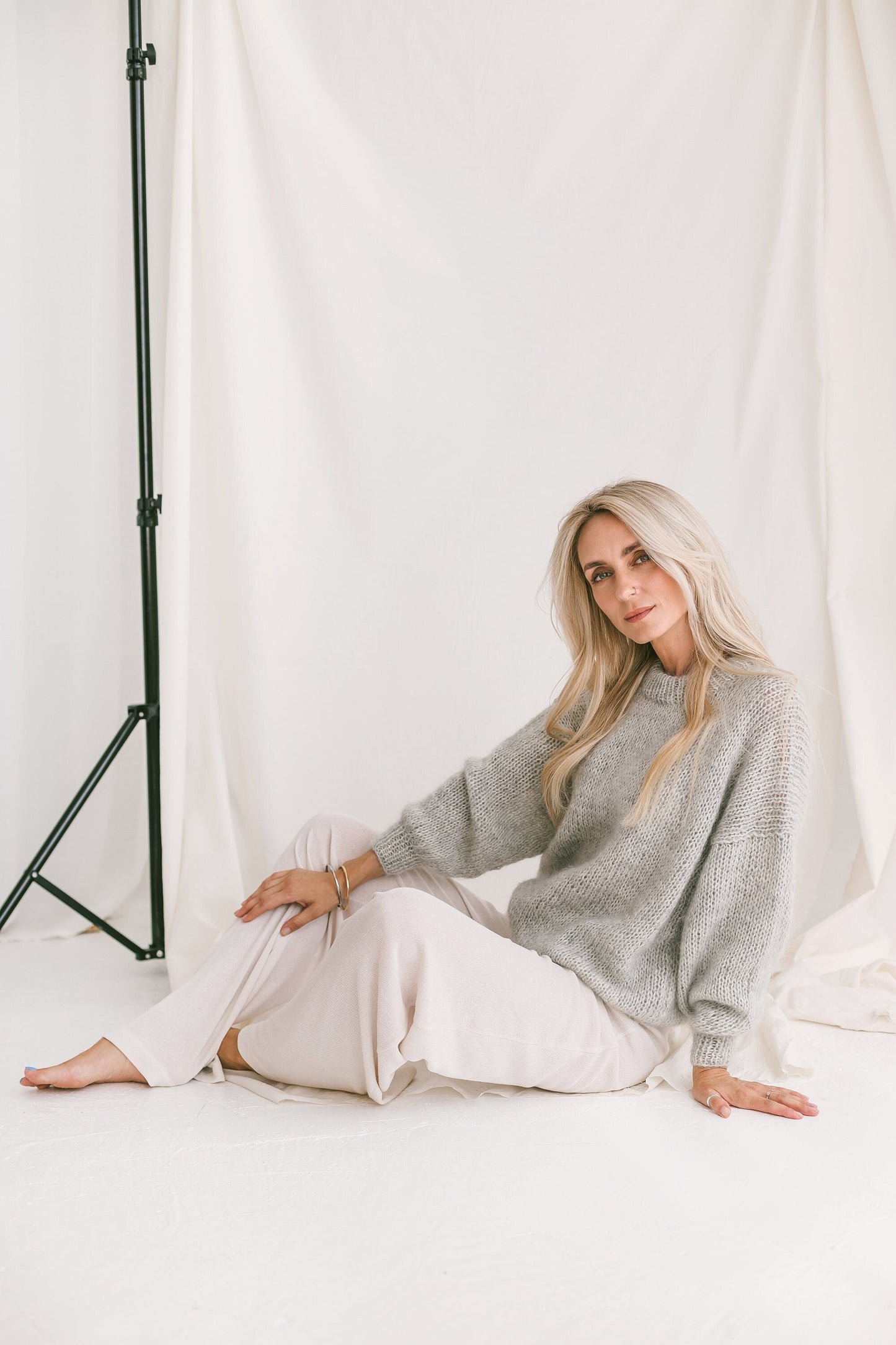 Light Gray Mohair Sweater, Fuzzy Alpaca Pullover, Relaxed Fit Alpaca Jumper, Fluffy Mohair Pullover, Cable Knit Grey Sweater, Loose Sweater