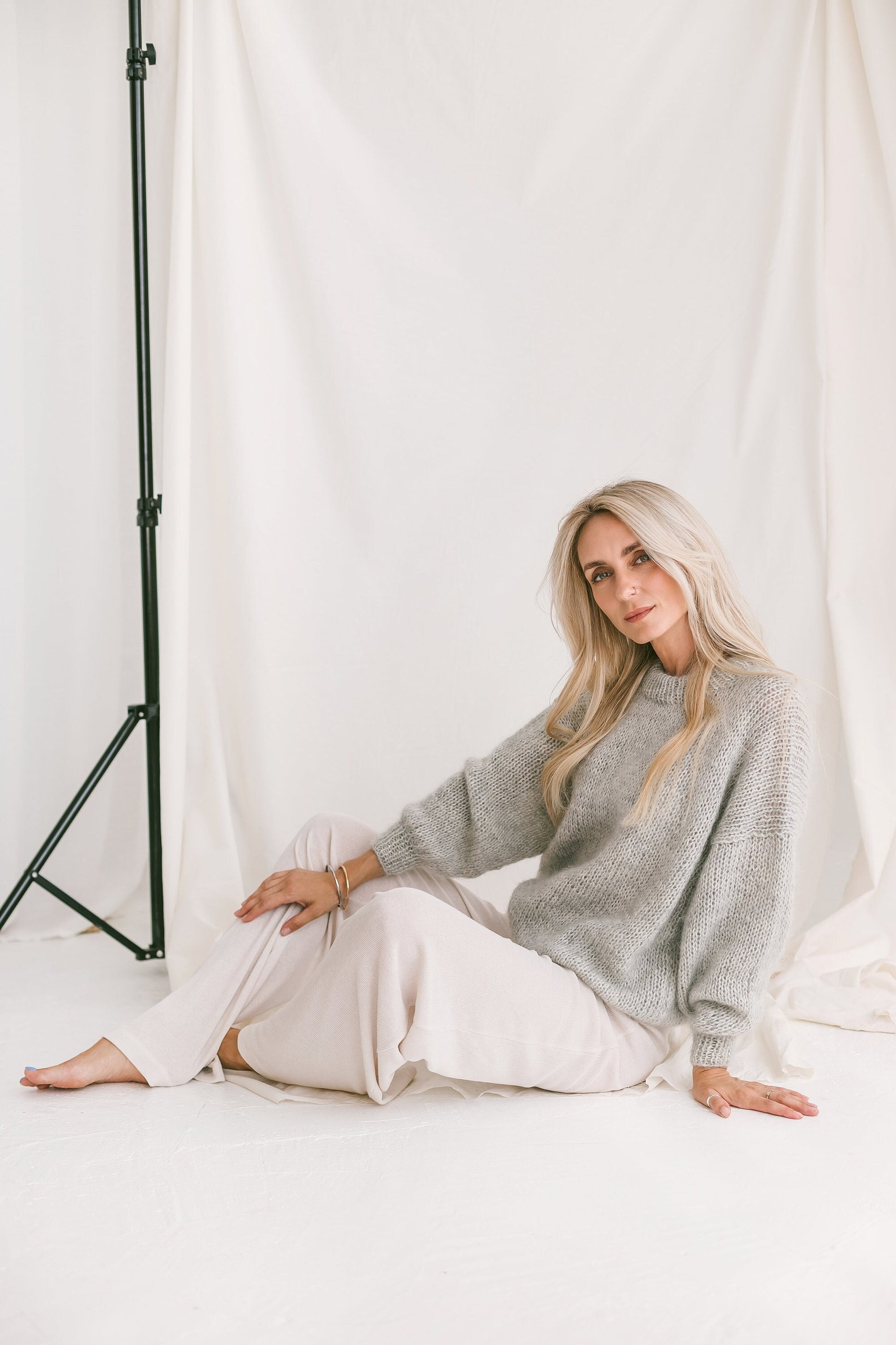 Light Gray Mohair Sweater, Fuzzy Alpaca Pullover, Relaxed Fit Alpaca Jumper, Fluffy Mohair Pullover, Cable Knit Grey Sweater, Loose Sweater