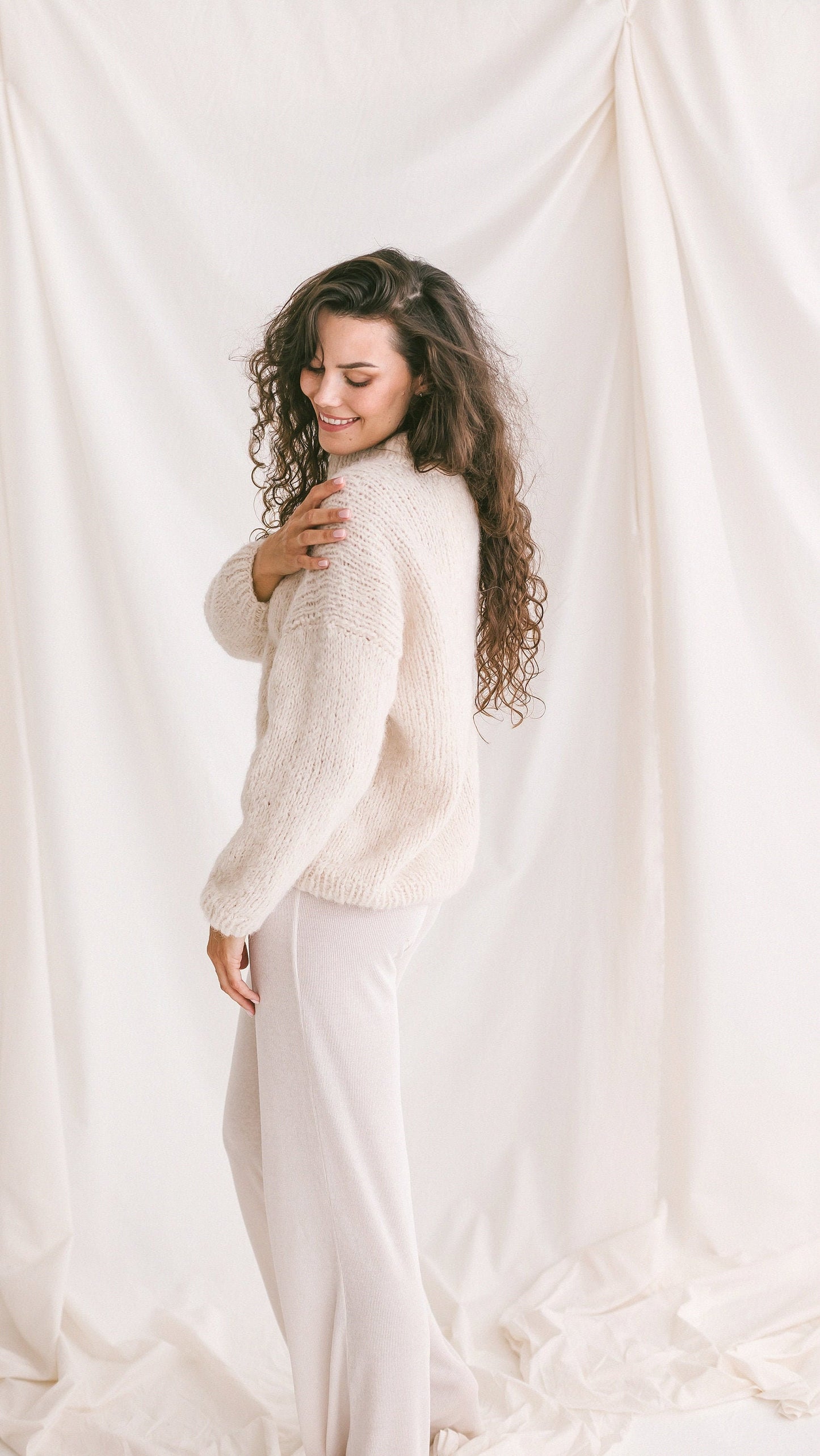 Soft Cable Knit Sweater, White Relaxed Fit Jumper, Creamy Alpaca Pullover, Chunky Knit Wool Sweater, Knitted Jumper, Oversized Woman Sweater