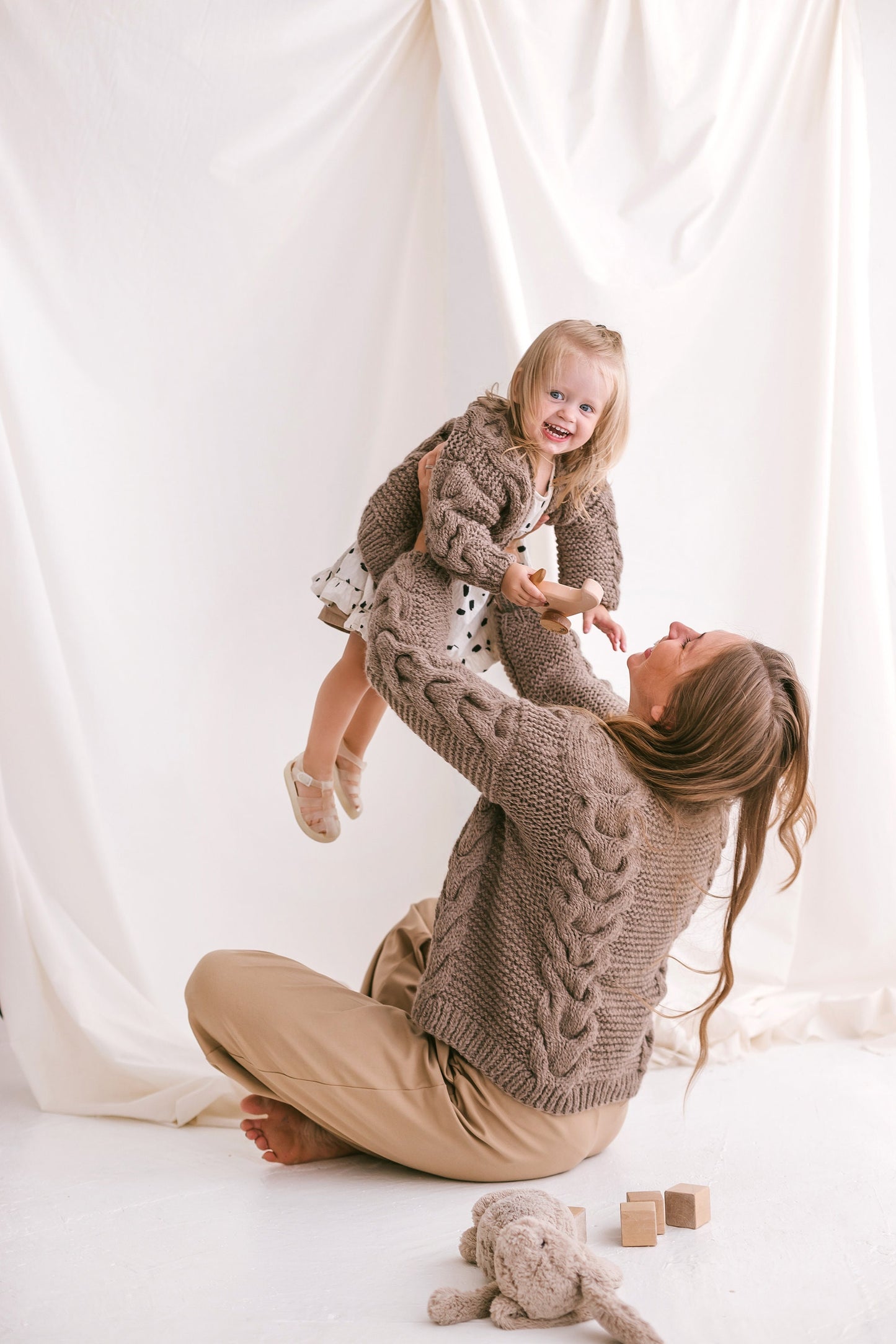Matching Mommy and Me Alpaca Cardigans, Mother Daughter Alpaca Cardigans Set, Matching Chunky Knit Sweaters, Beige Me & Mini Me Cardigan