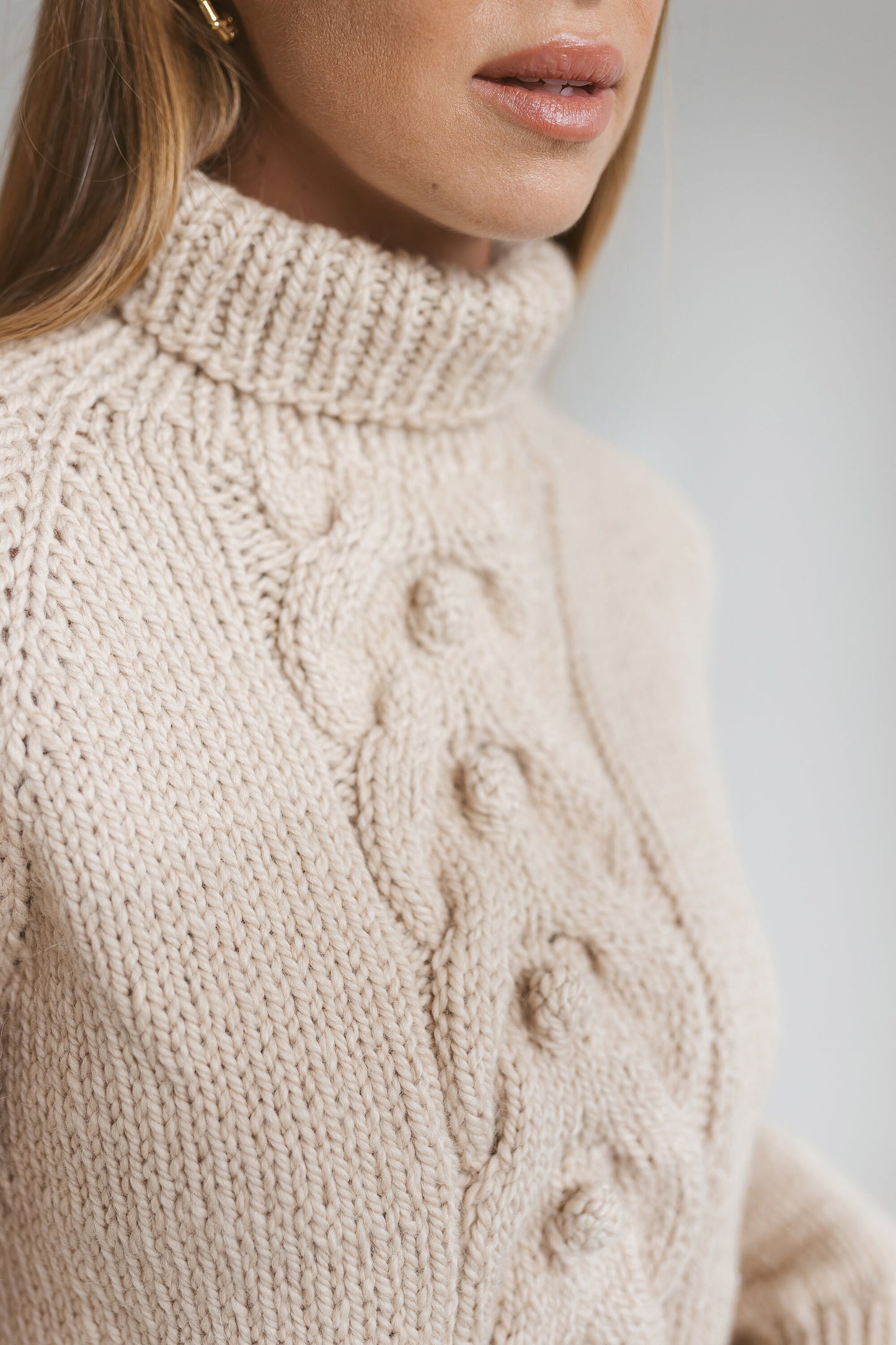 Light Beige Relaxed Fit Alpaca Sweater, Chunky Turtleneck Creamy Wool Sweater, Nude Cable Knit Women Pullover, Knitted Jumper With High Neck