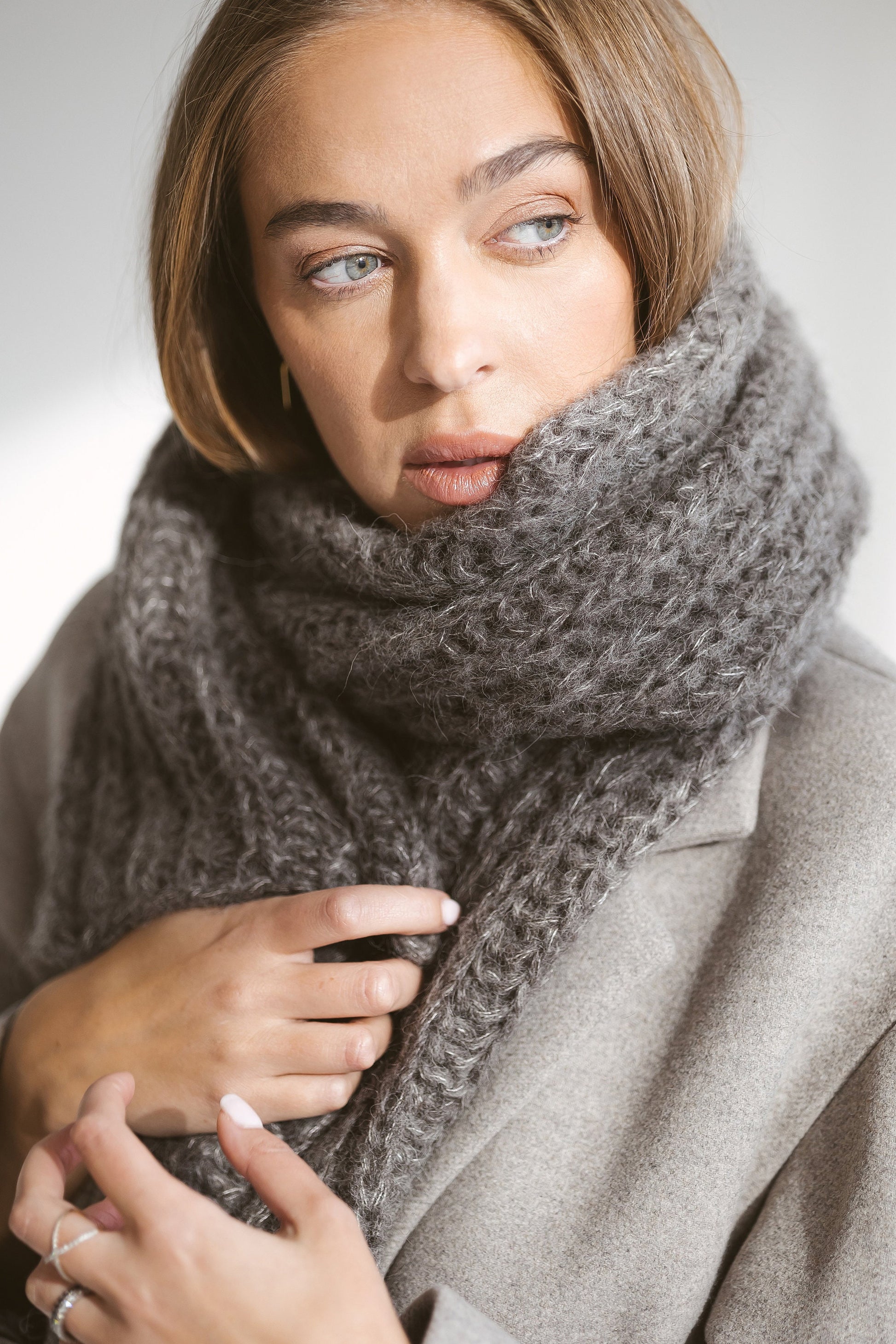 Gray cable knit alpaca scarf, long oversized alpaca scarf, ribbed knit winter scarves, grey cowl scarf, man, woman, unisex, knitted shawl