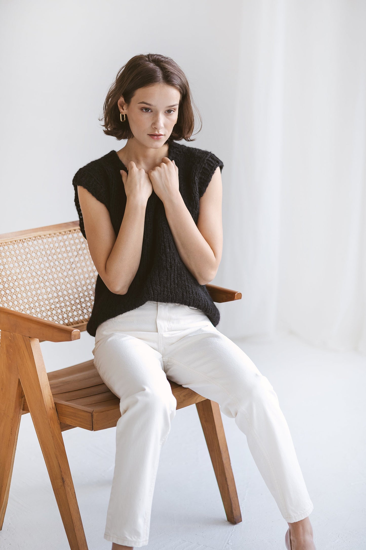 Black Knitted Sweater Vest, Cable Knit Alpaca Wool Knit Top, Chunky Knit Vest For Women, Ladies Relax Fit Crew Neck Top, Minimalist Vest