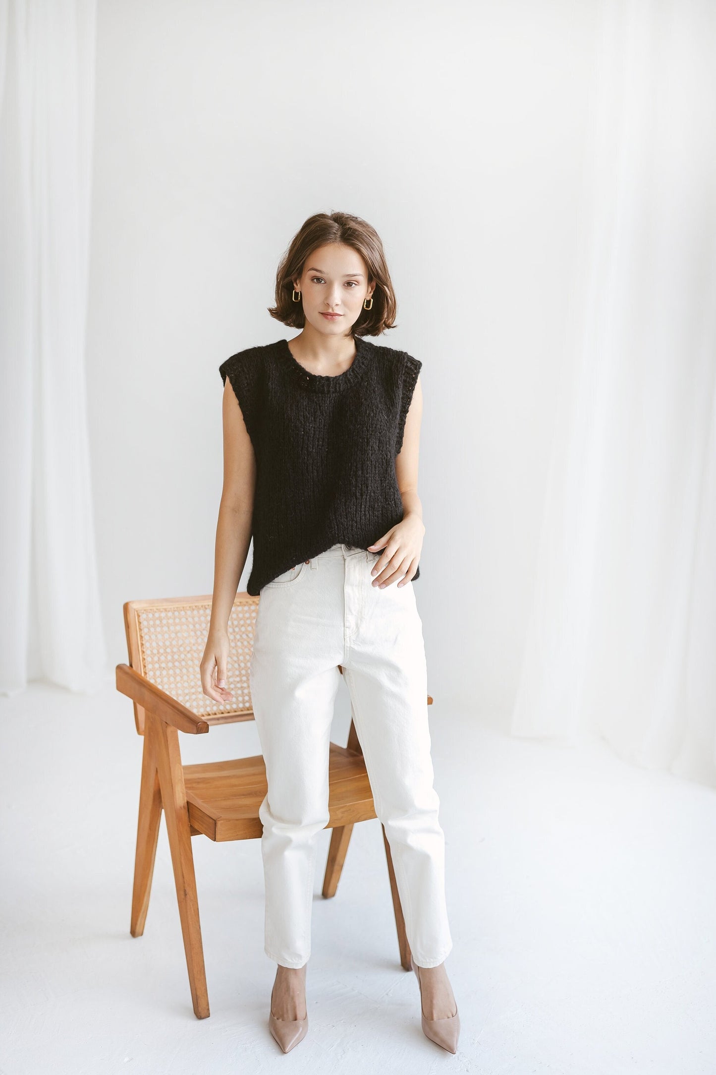 Black Knitted Sweater Vest, Cable Knit Alpaca Wool Knit Top, Chunky Knit Vest For Women, Ladies Relax Fit Crew Neck Top, Minimalist Vest