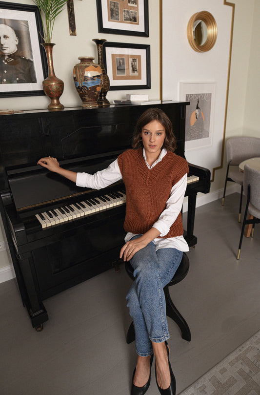 Rust Knit Sweater Vest, Burned Orange Cable Knit Wool Top, Ginger Chunky Knit Gilet For Women, Bronze V Neck Top, Weste Damen, Strickweste