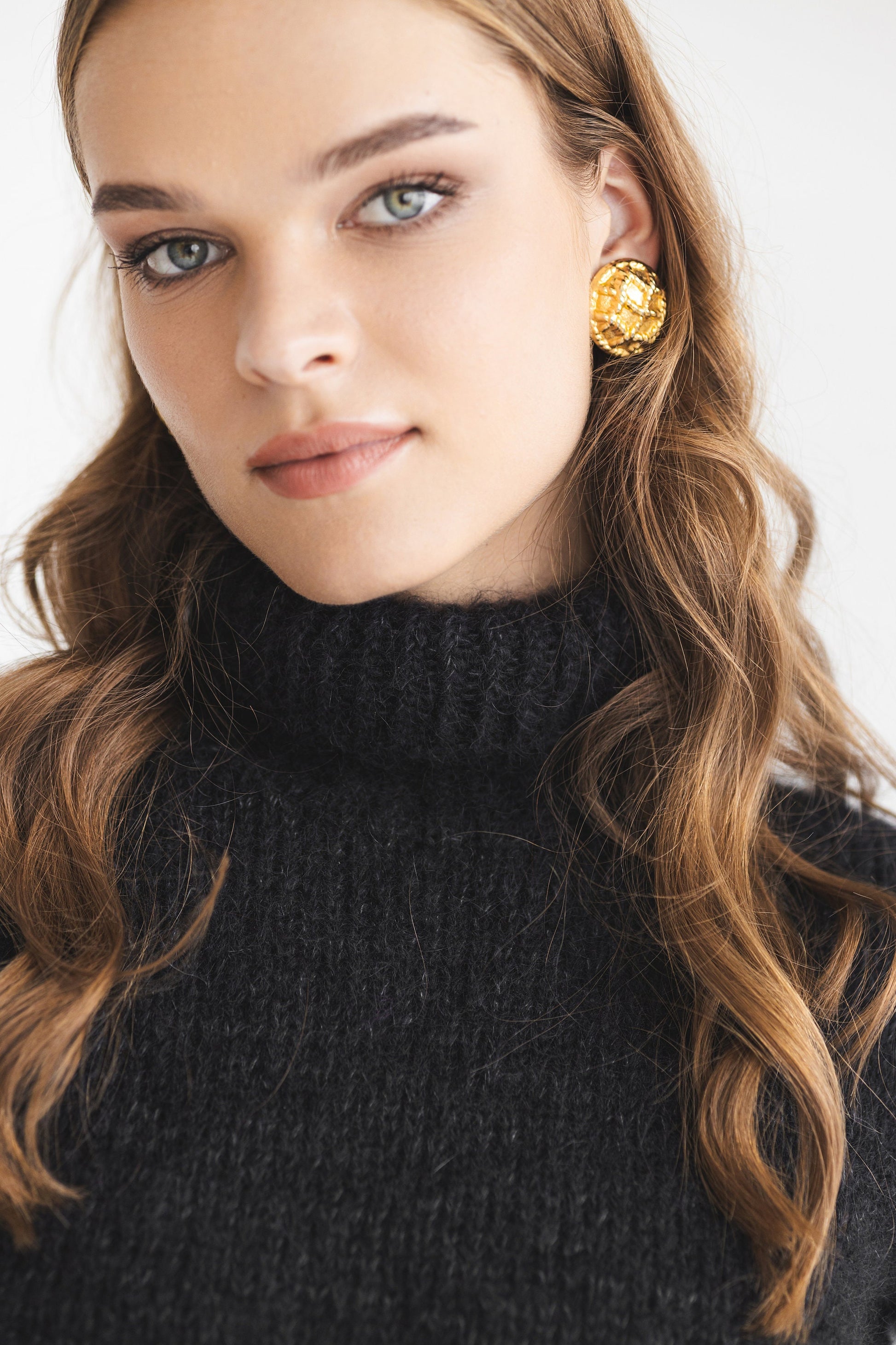 Black turtleneck sweater jumper