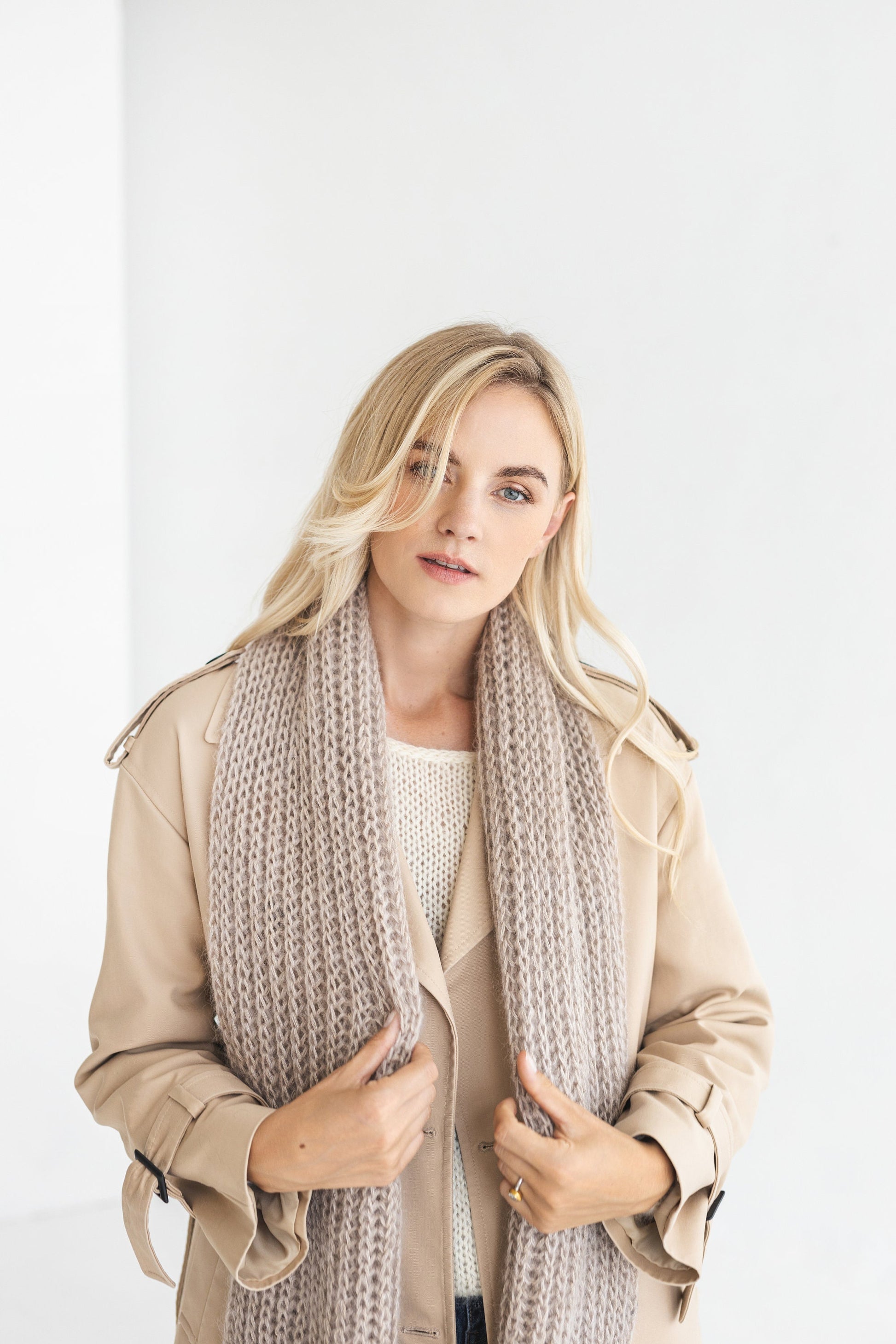 Beige knit mohair scarf