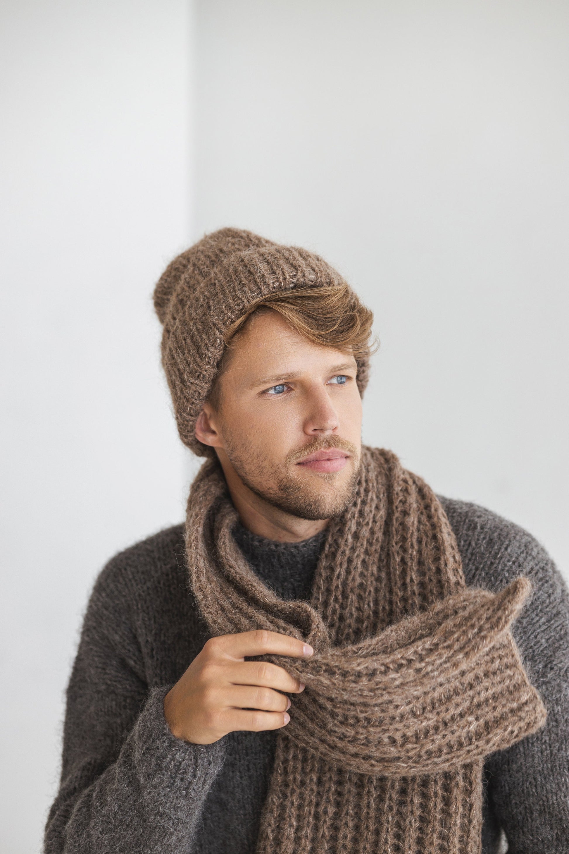 Brown chunky knitted mens scarf and hat set, camel beige cable knit alpaca wool beanie and neck warmer, hand made gift for man, ribbed cap