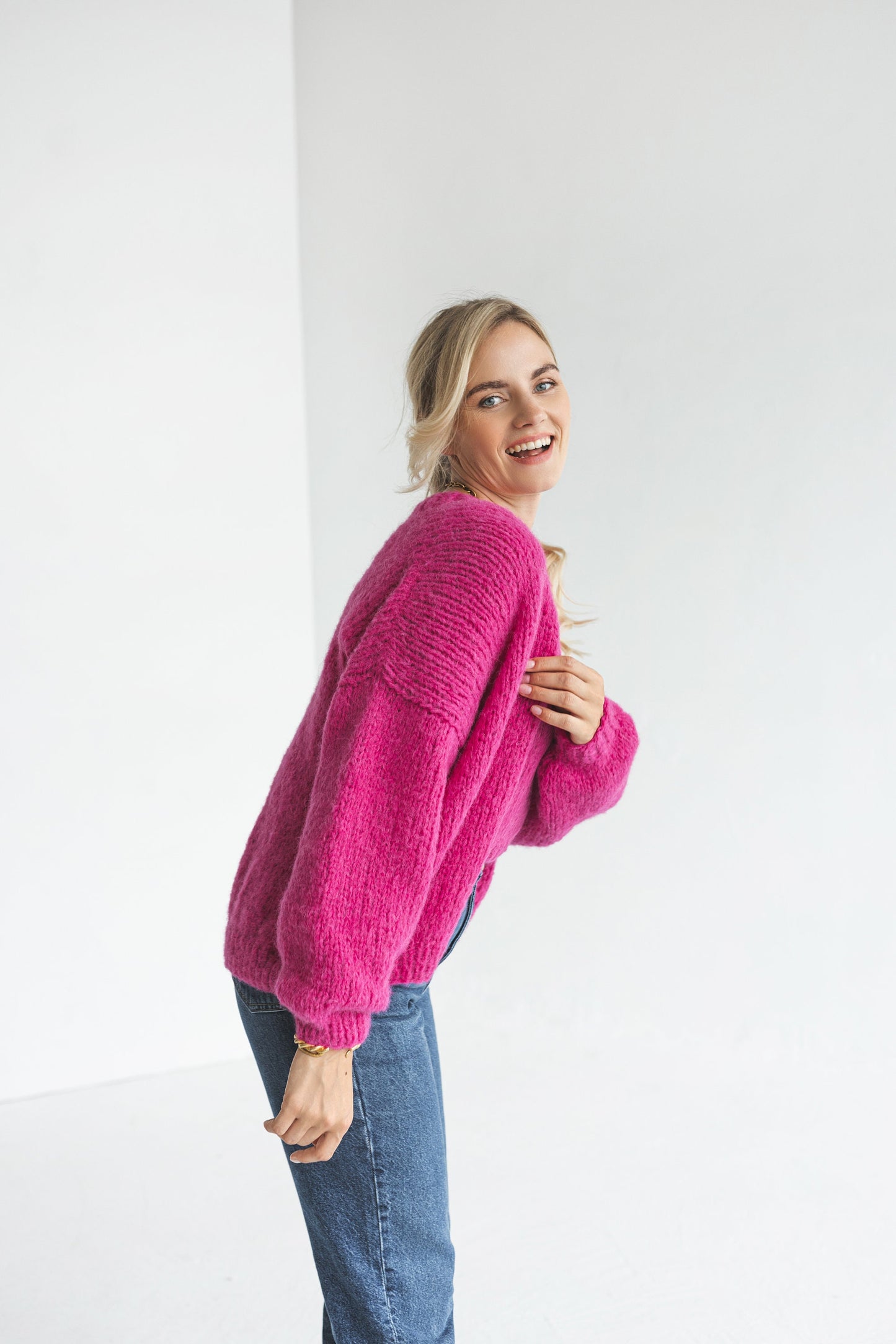 Matching cerise pink cable knit cropped tank top and cardigan set, magenta sleeveless chunky knitted summer blouse and sweater set for women