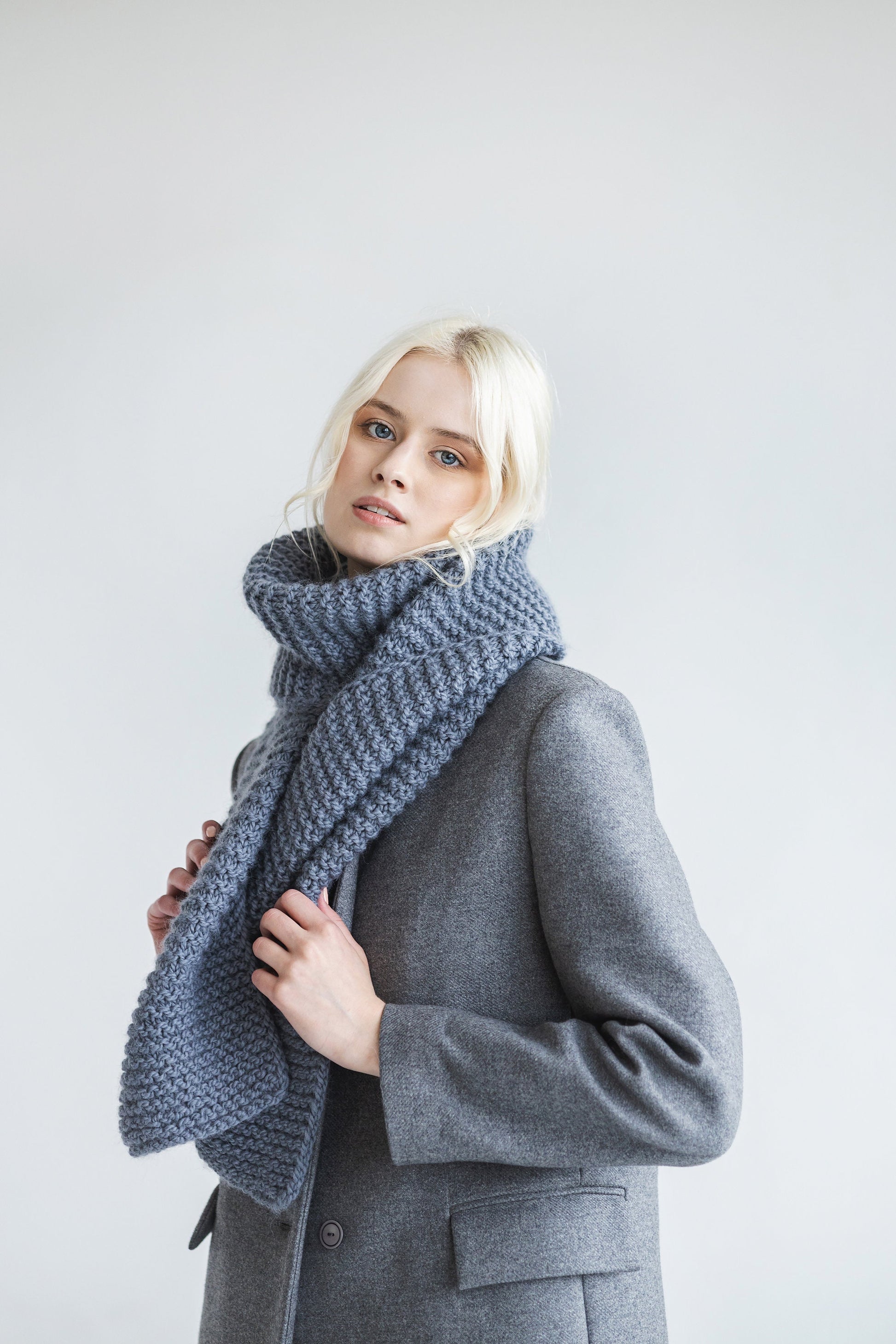 Gary chunky knit alpaca scarf. Grey cable knit wool scarf. Oversized blanket scarf. Long women, men, unisex scarves. Gift for her, him